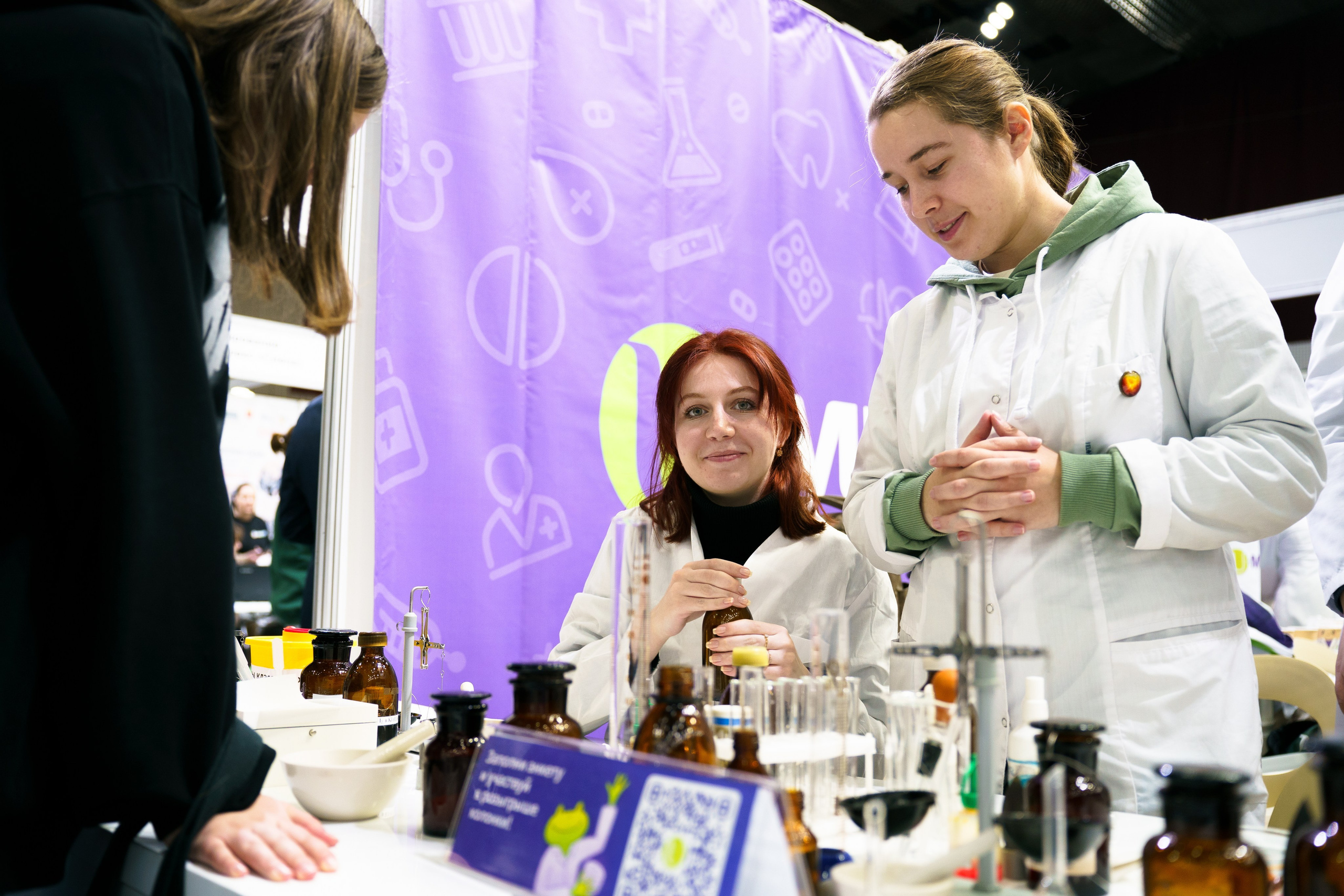 Выставка Абитуриент. Видеограф и Фотограф в Челябинске Ксения и Владимир Рюмины