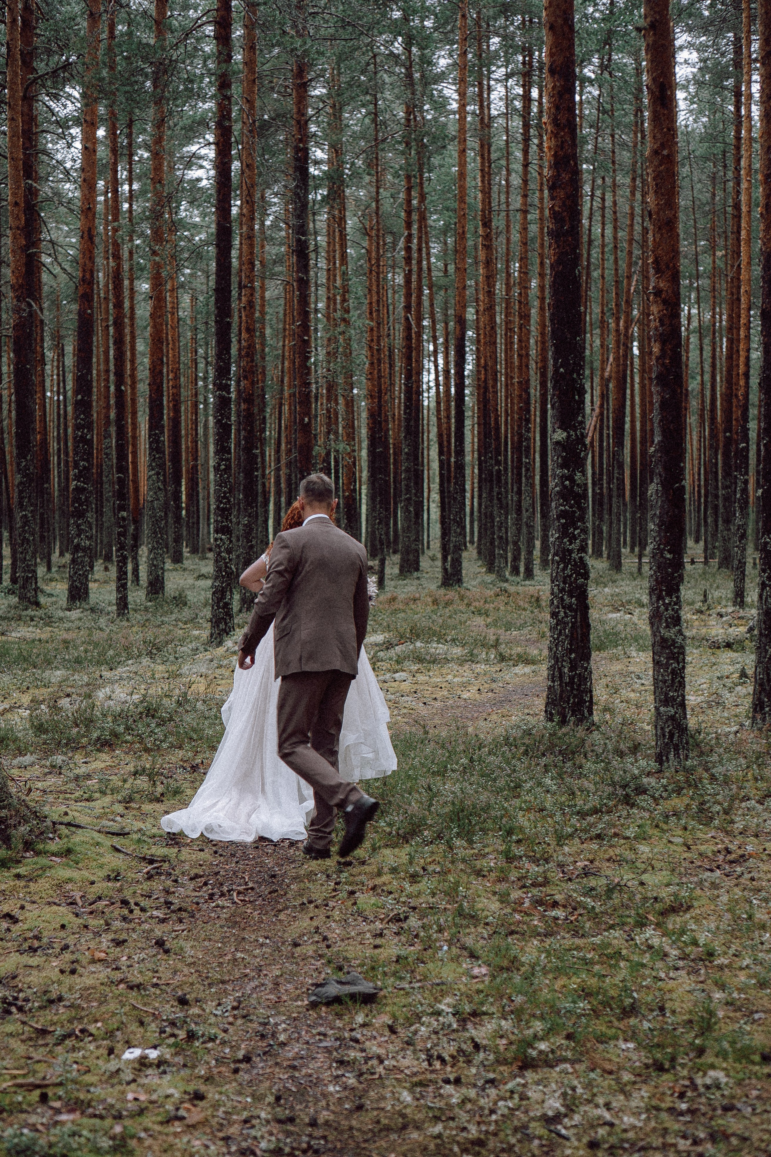 СВАДЕБНАЯ ФОТОСЕССИИЯ ПАРЫ В ГОРОДЕ ПРИОЗЕРСК В СОСНОВОМ ЛЕСУ И С ПИКАПОМ. Профессиональный фотограф, Санкт-Петербург — Виктория Богомолова