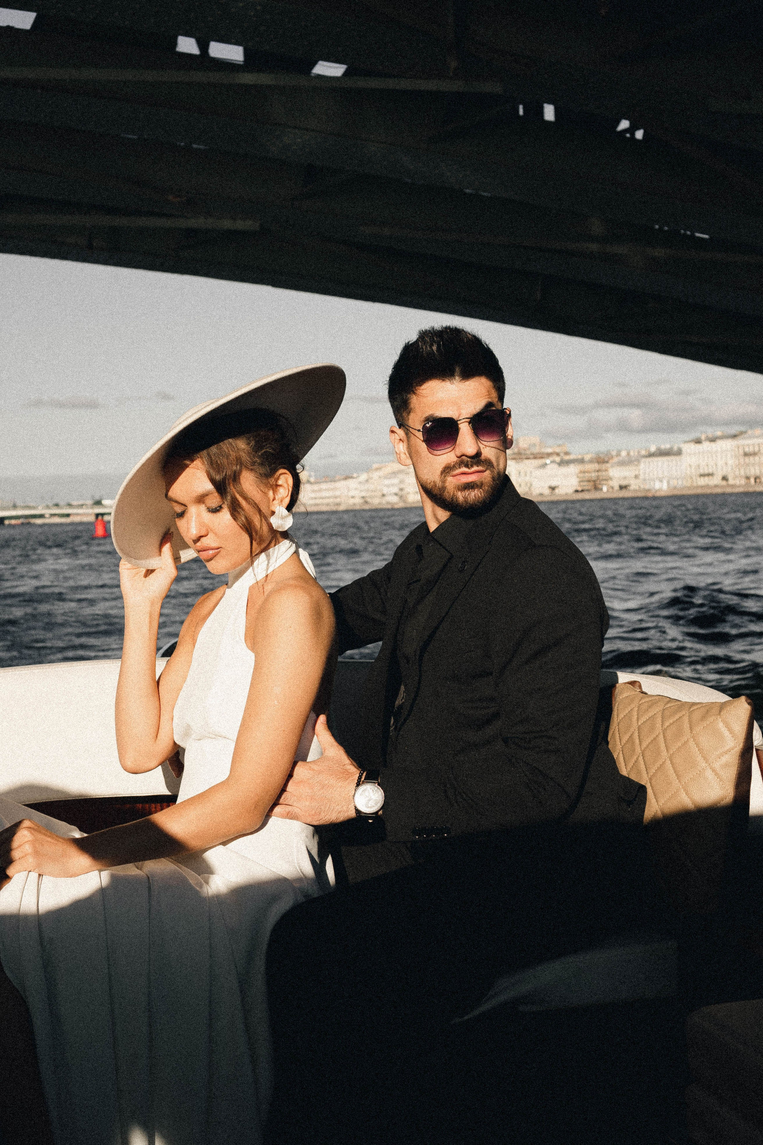 СВАДЕНБНАЯ СЬЕМКА НА КАТЕРЕ ПО КАНАЛАМ САНКТ-ПЕТЕРБУРГА И В АКВАТОРИИ НЕВЫ. Профессиональный фотограф, Санкт-Петербург — Виктория Богомолова