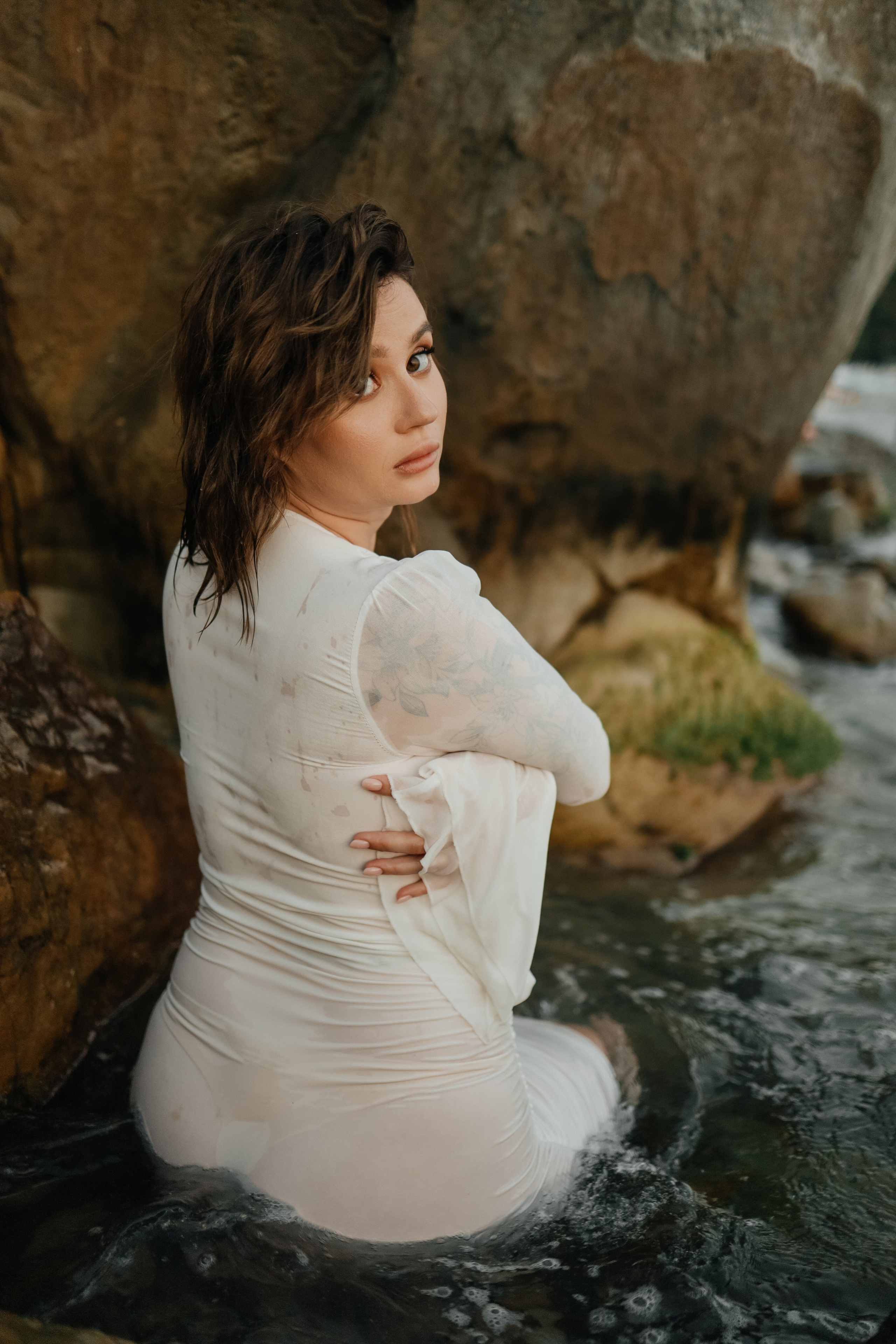 История любви на живописных скалах. Семейный и портретный фотограф в Геленджике Любовь Бодрова