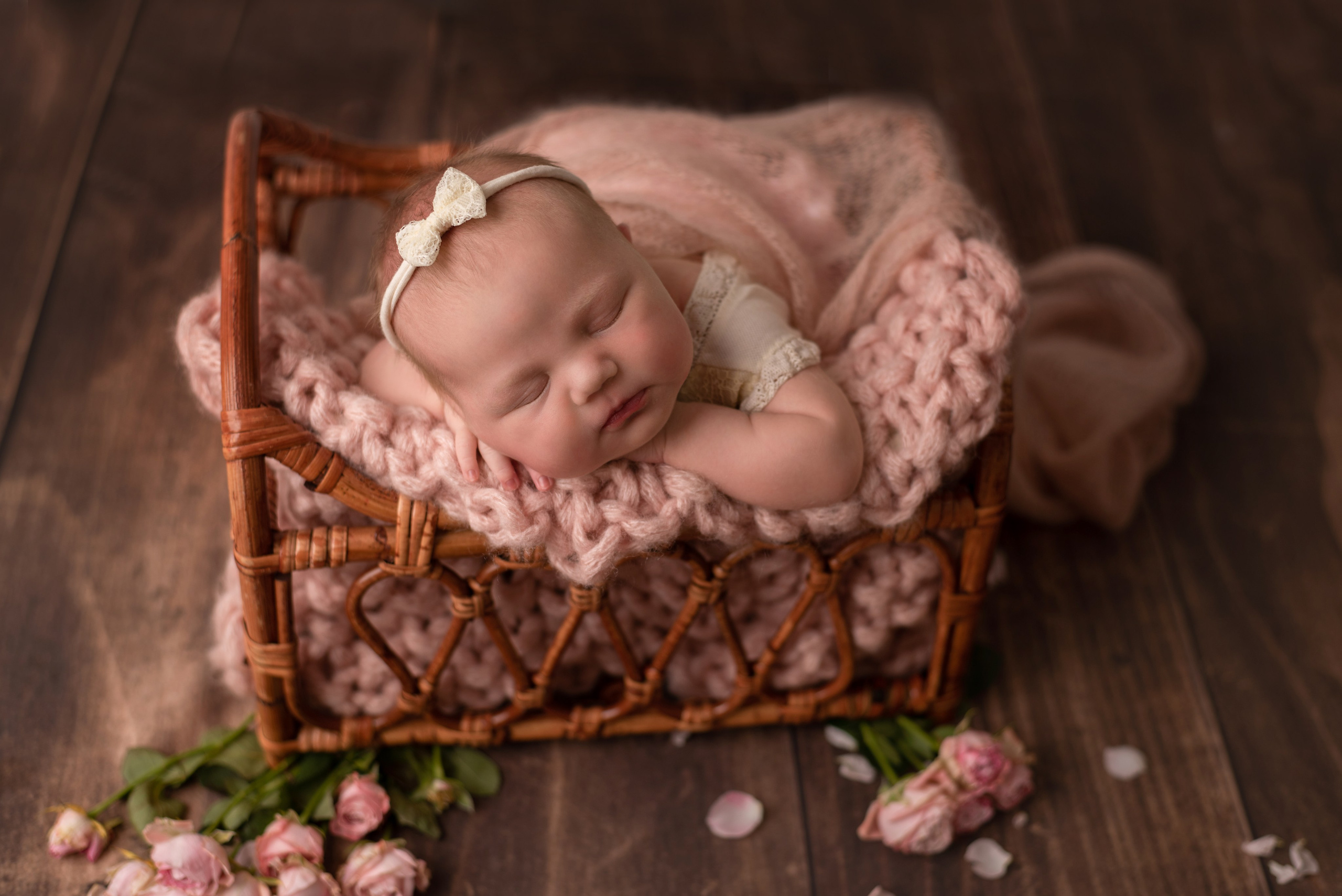 Photos of newborn babies. Photographer of newborns and children up to a year in Montenegro