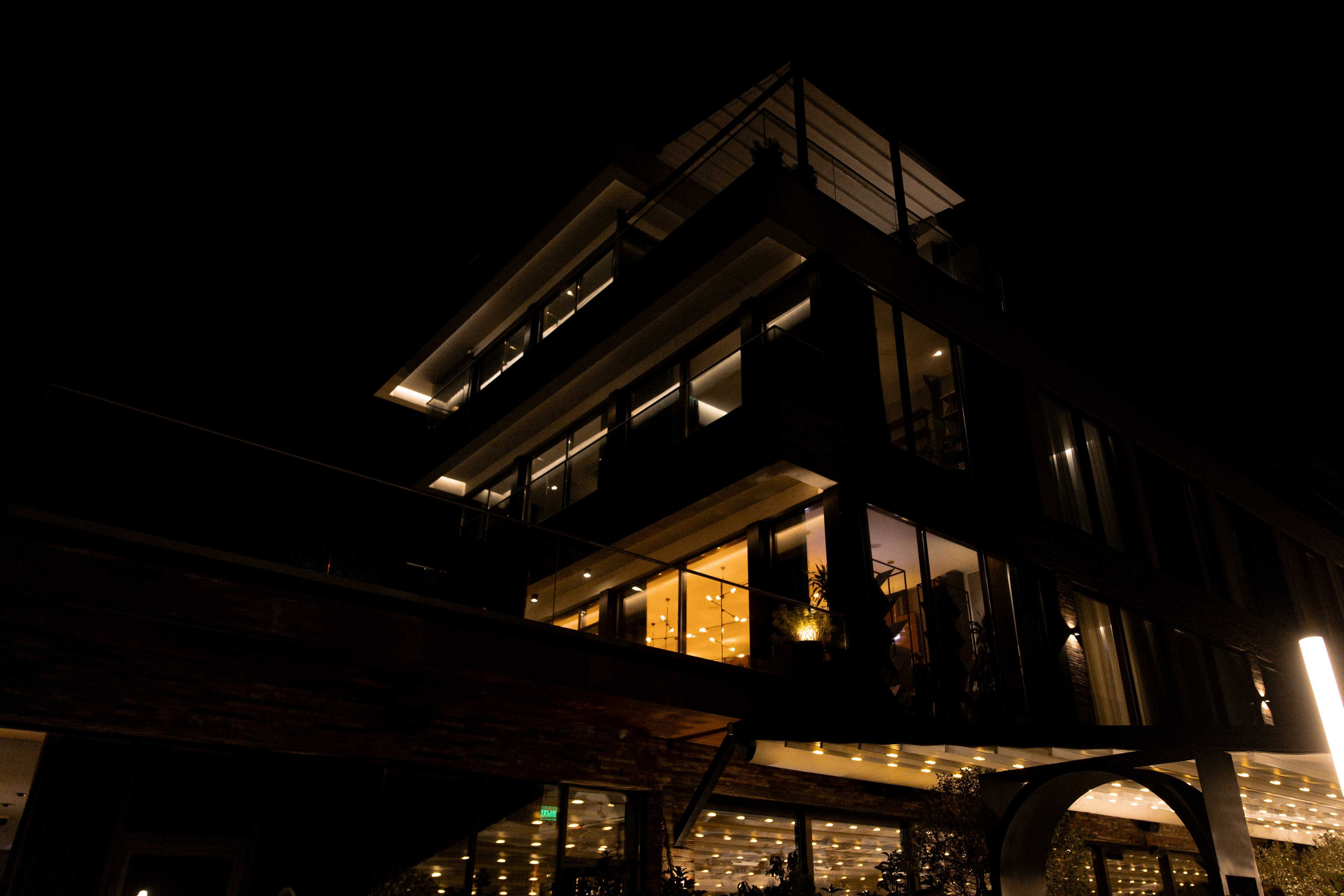 Профессиональная фото- видеосъемка в Сочи. Свадебный фотограф и видеограф Краснодар, Ростов, Сочи, Новороссийск