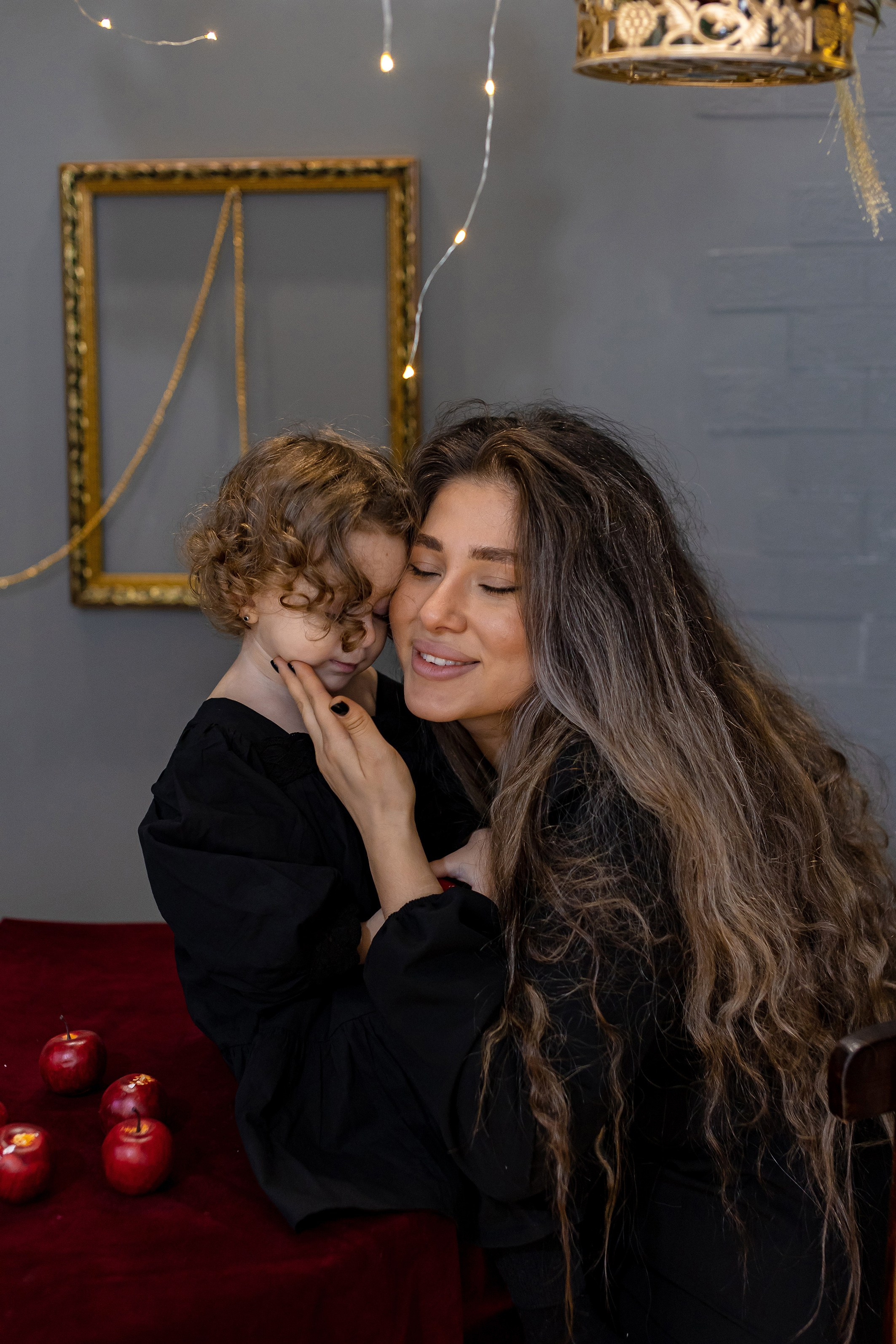 Зарина с дочей. Свадебный и семейный фотограф в Каспийске Алёна Нурмагомедова