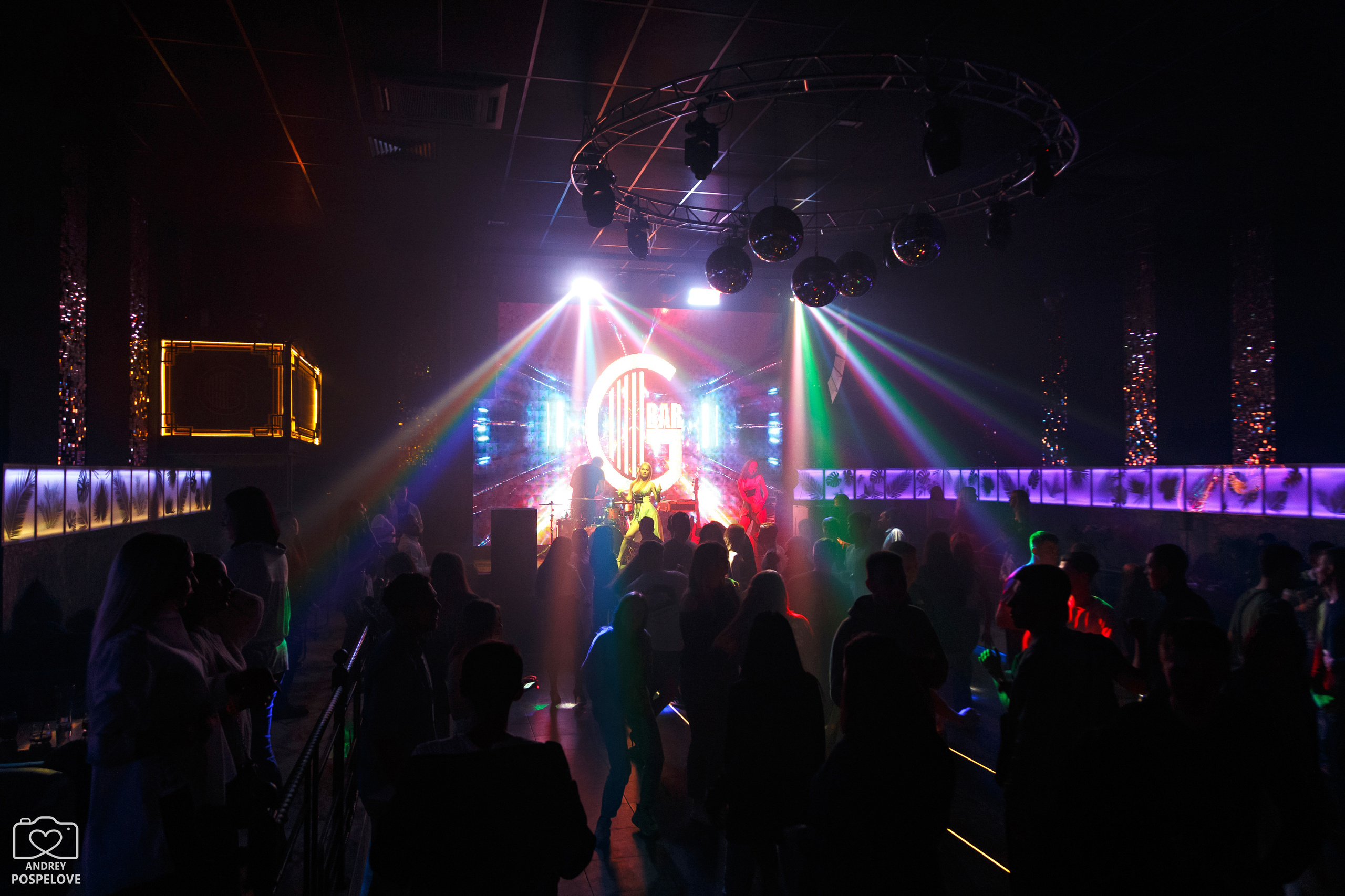 Кавер-группа RIVERTIME. Andrey Pospelove. Фотограф в Саратове