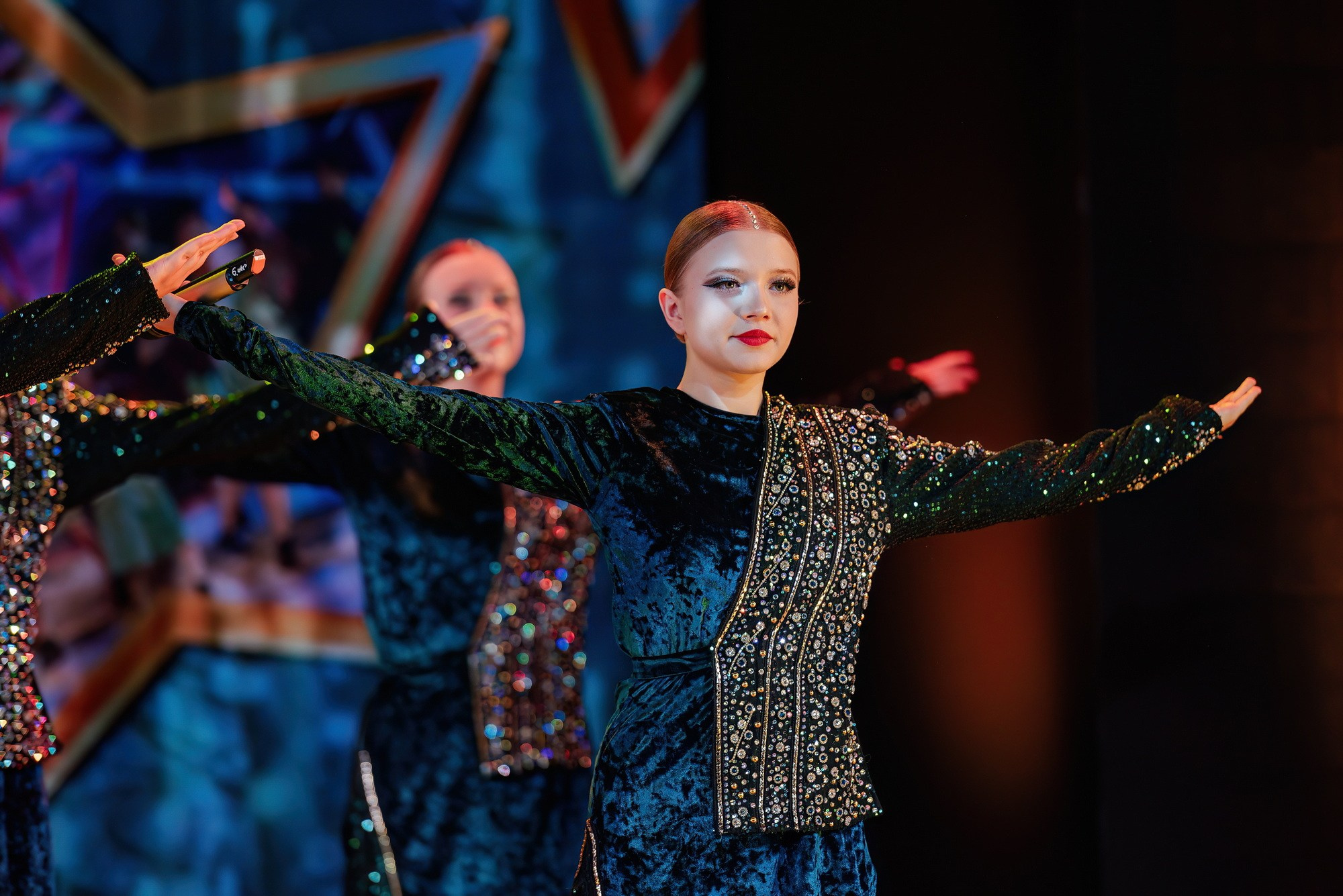 Отчетный концерт Образцового коллектива Алтая театра эстрадной песни «Созвездие». Свадебный и репортажный фотограф Никита Сницарев в Барнауле