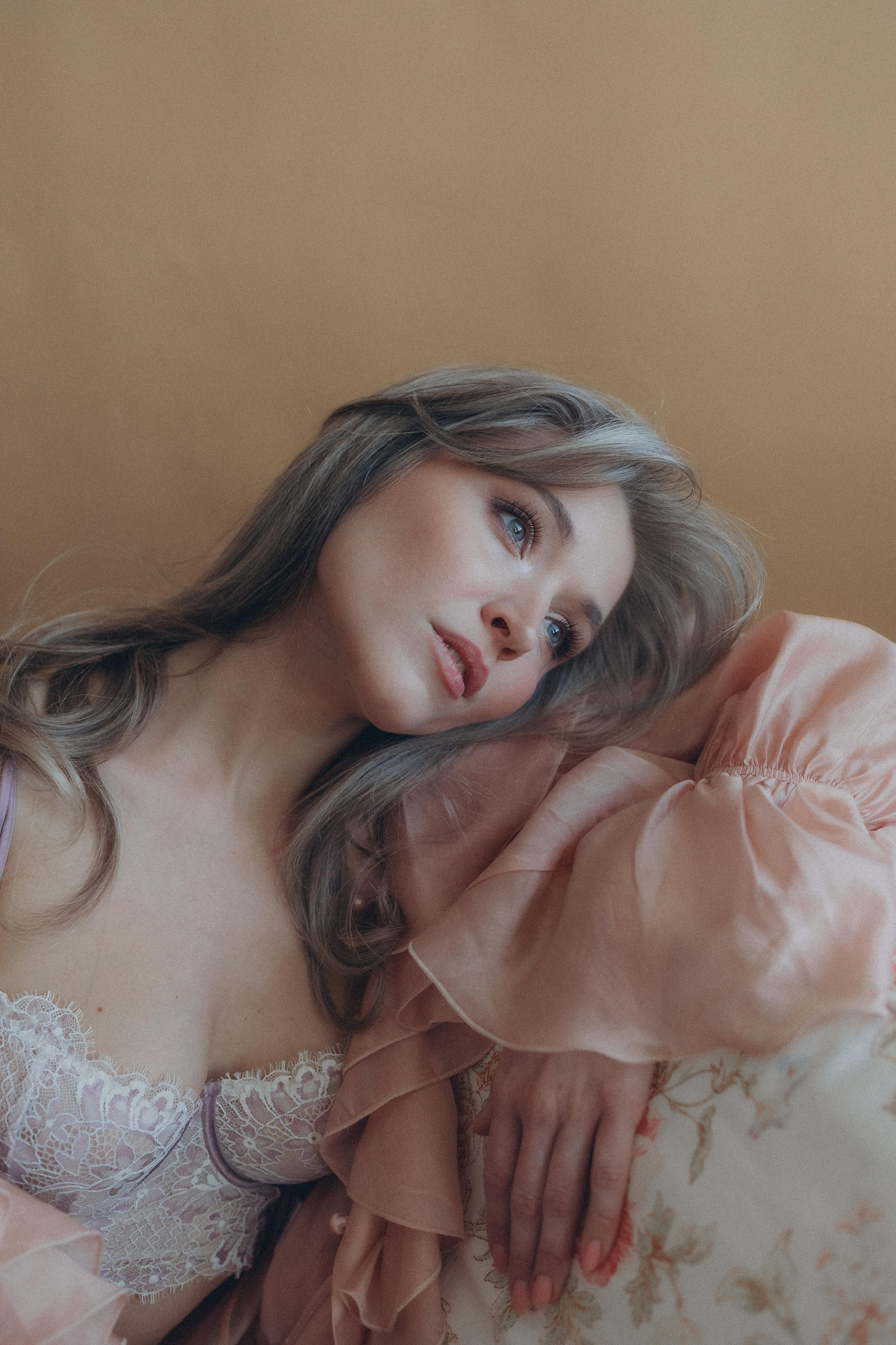 Девушка весна. Главная