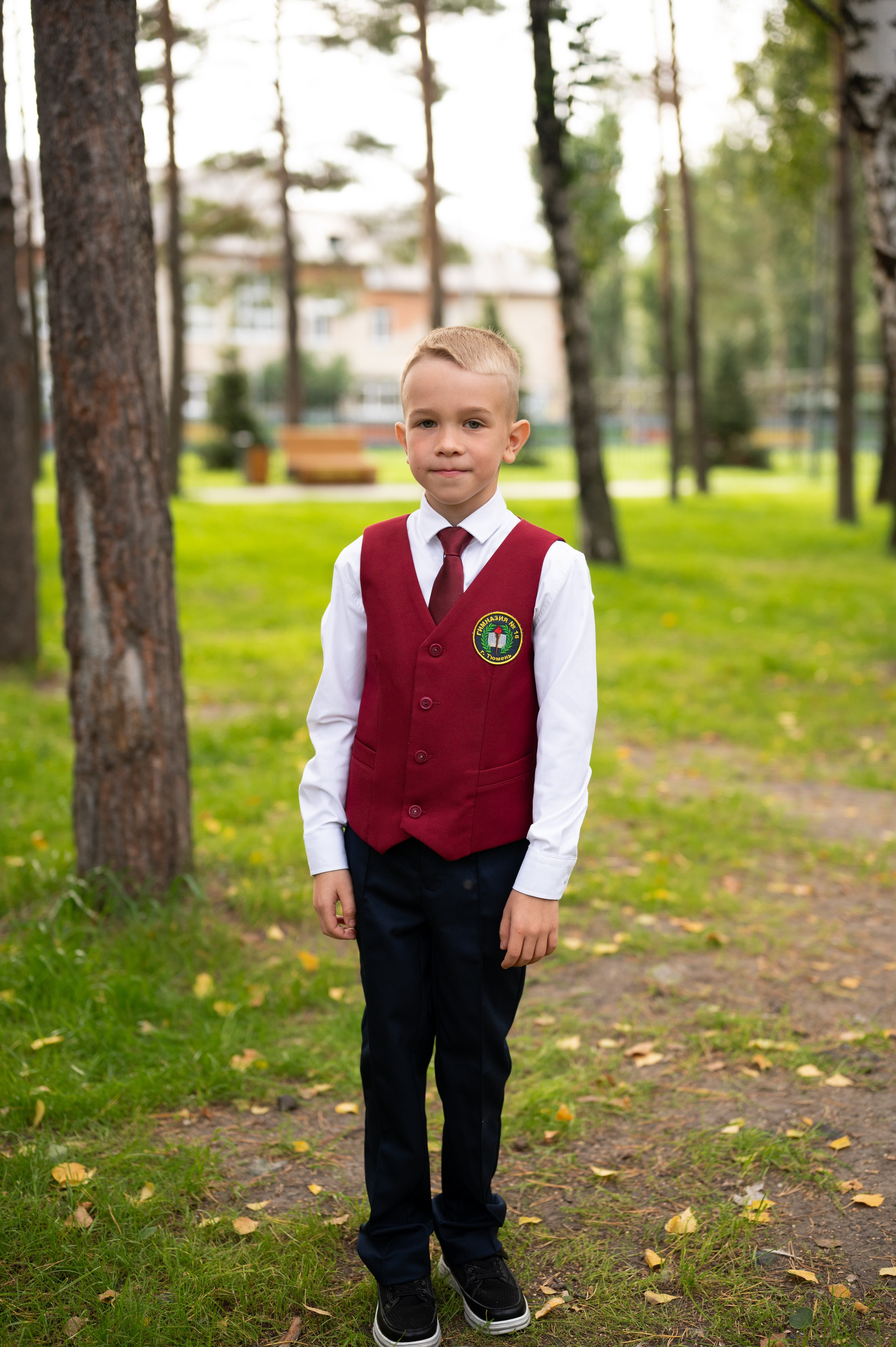1 сентября 16 гимназия 2 класс (линейка + в классе+ на улице). Фотограф новорожденных, семейный детский в Тюмени Татьяна Морозова