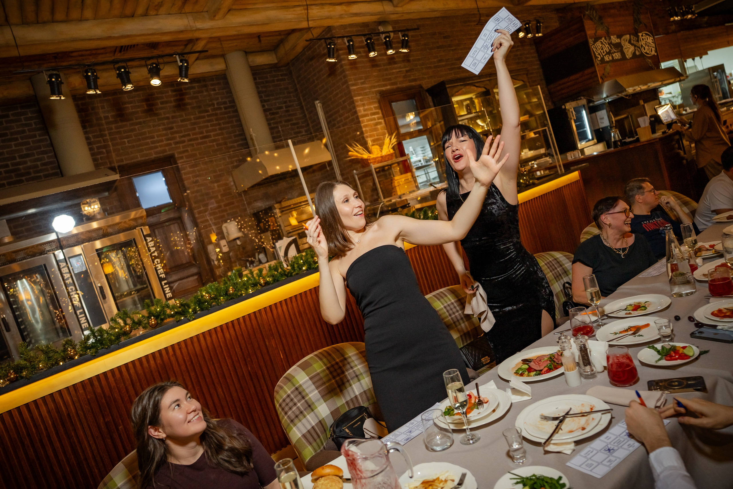 Сборные корпоративы в ресторане «Плюшкин» Декабрь 2025. Фотограф Александр Вишняков