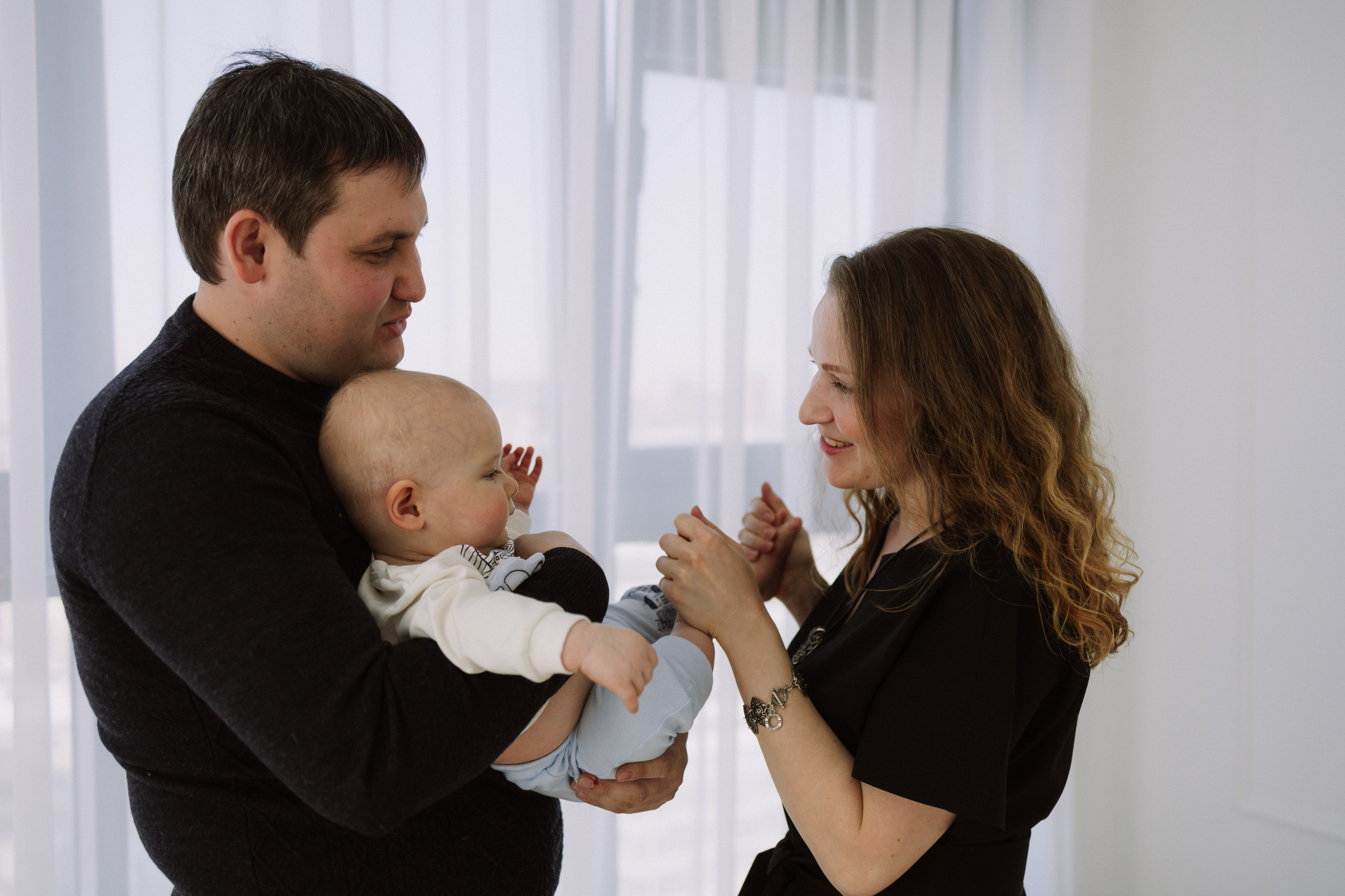 Студийная. Большая семья. Фотограф Уфа Башкирия Мухаметянова Алина. Свадебный семейный портретный