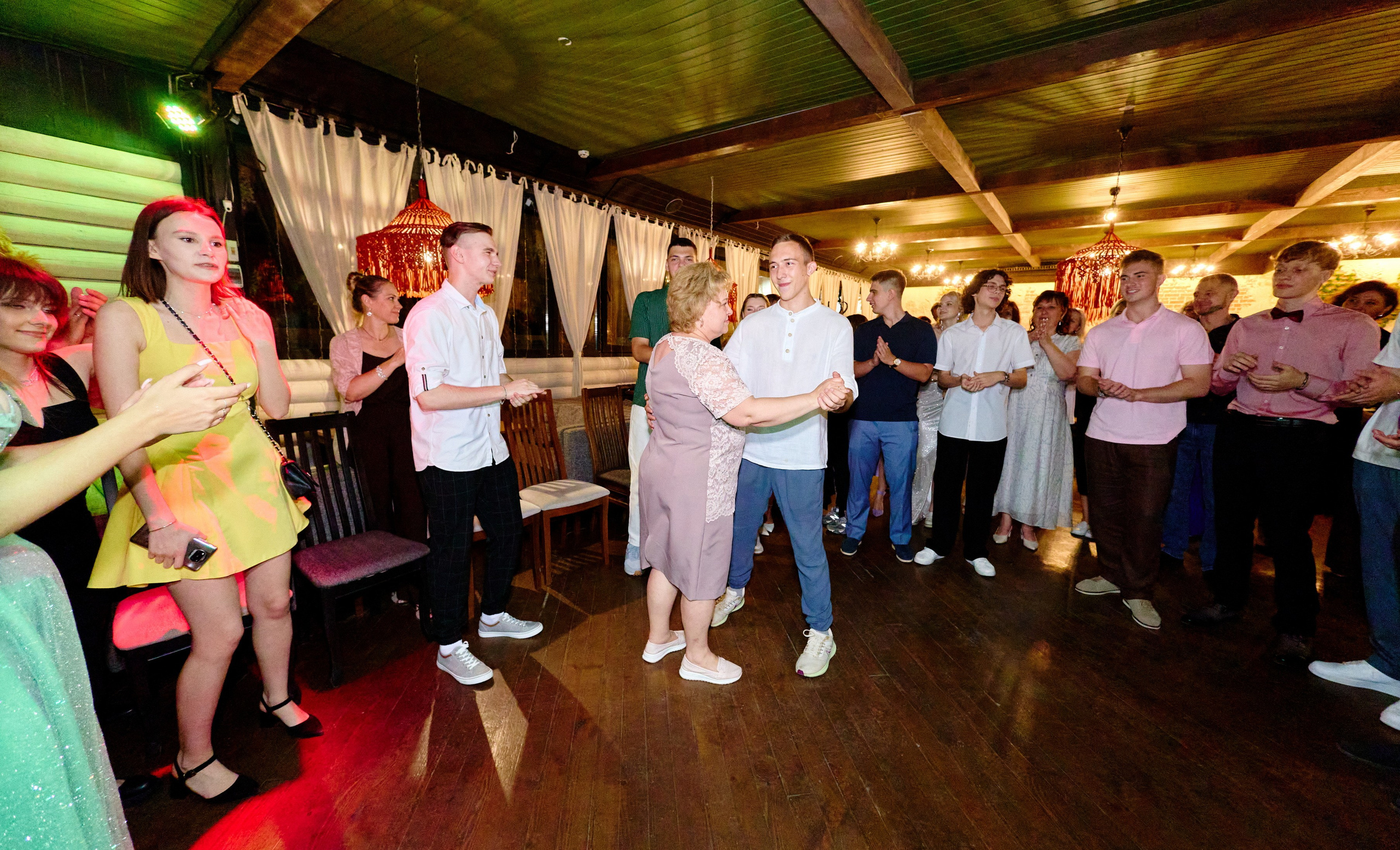 Выпускной 35 Сош. Фотограф Выпускные альбомы Таганрог Сергей Коробченко