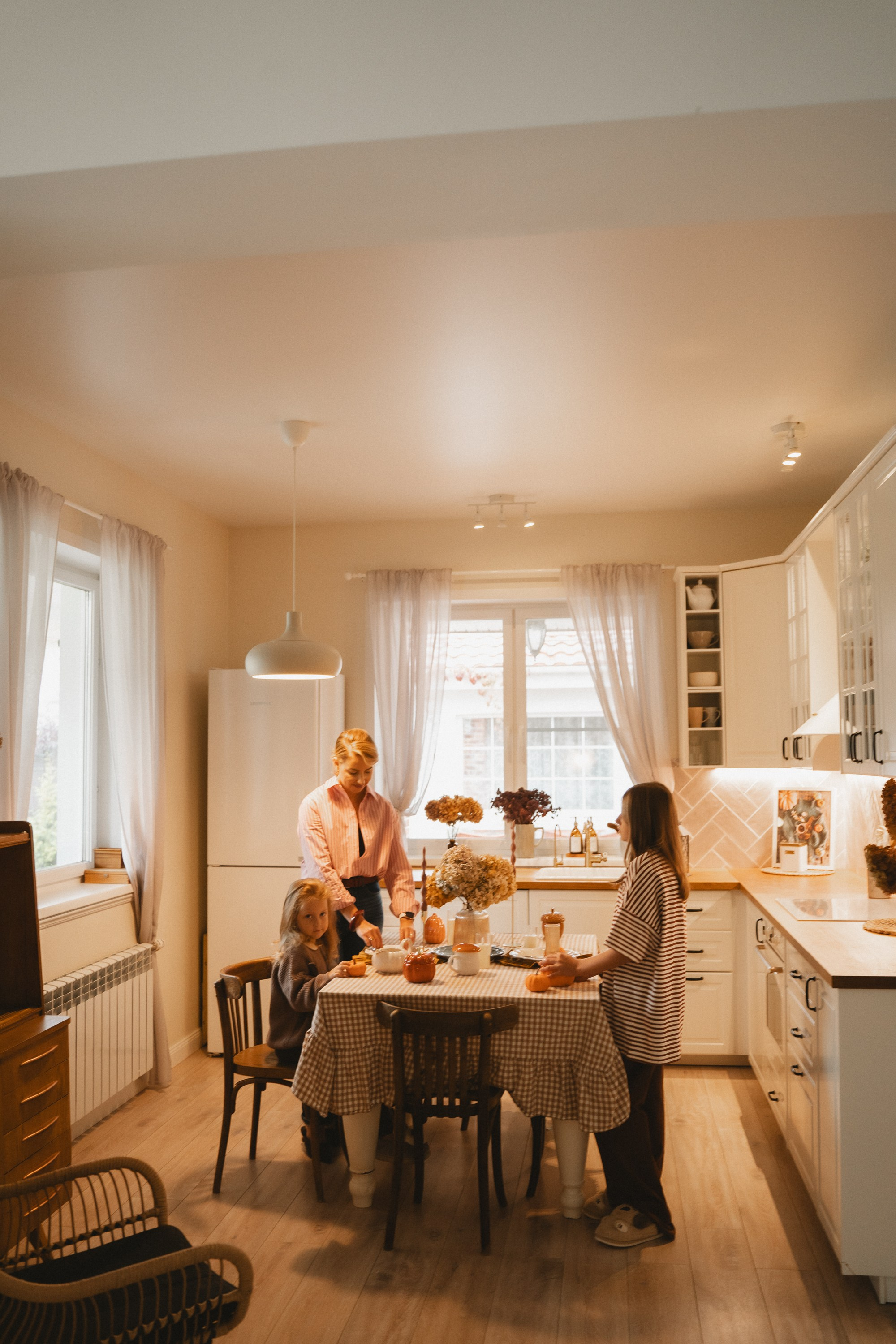 СОНЯ И АНЯ. Женский портрет