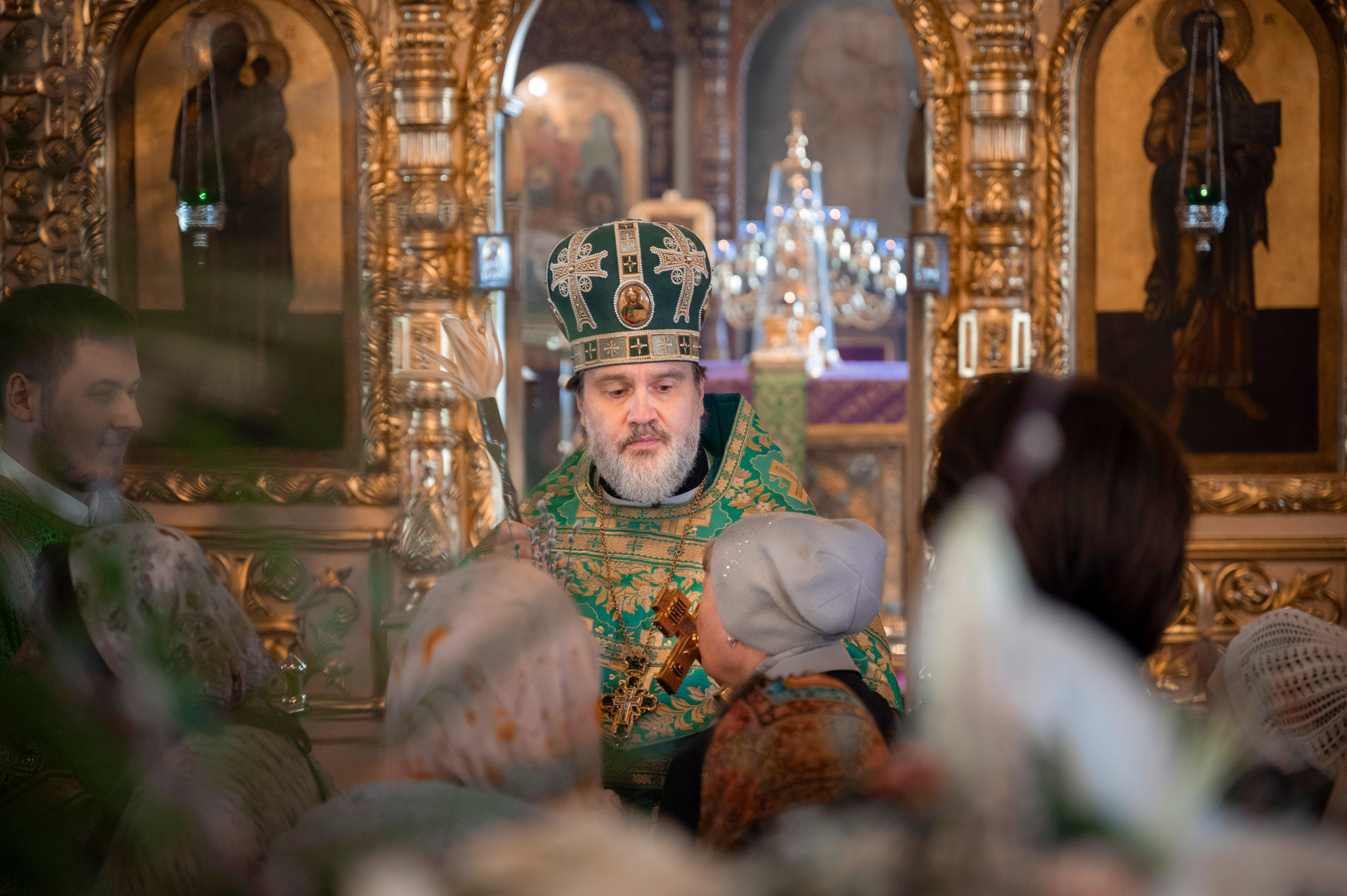 Богородский храм. Вход Господень в Иерусалим. Божественная литургия. Антон и Татьяна Денисенко — В храме