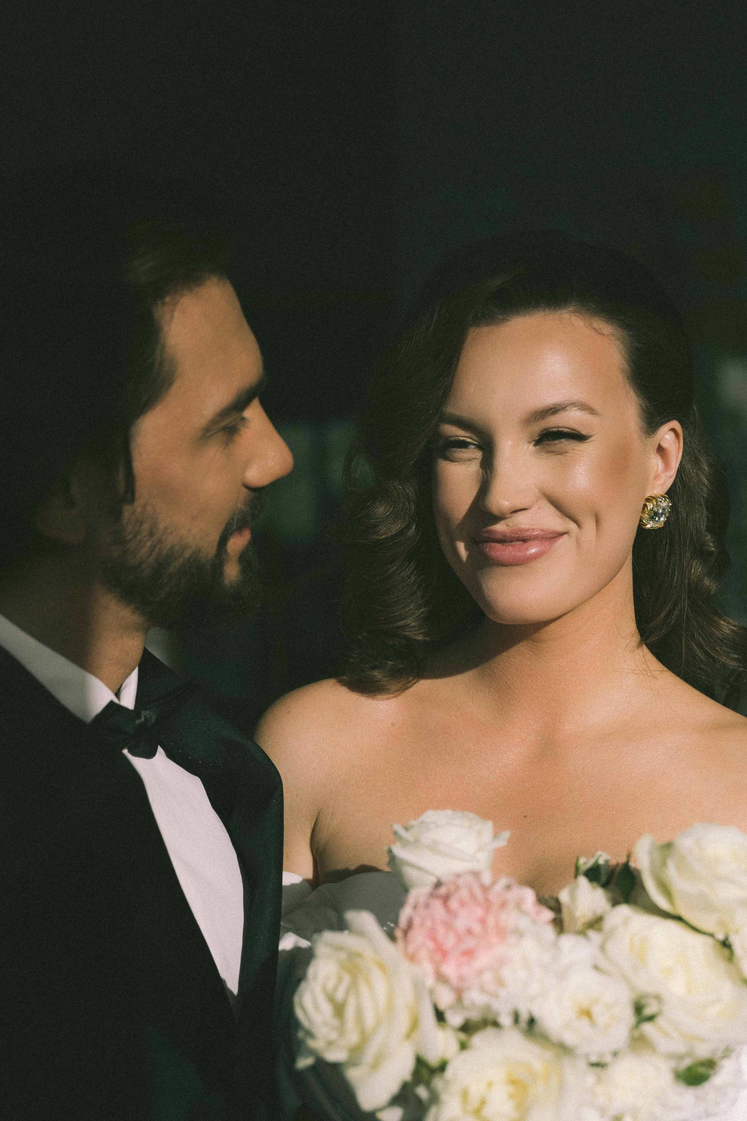 Не надевая маски