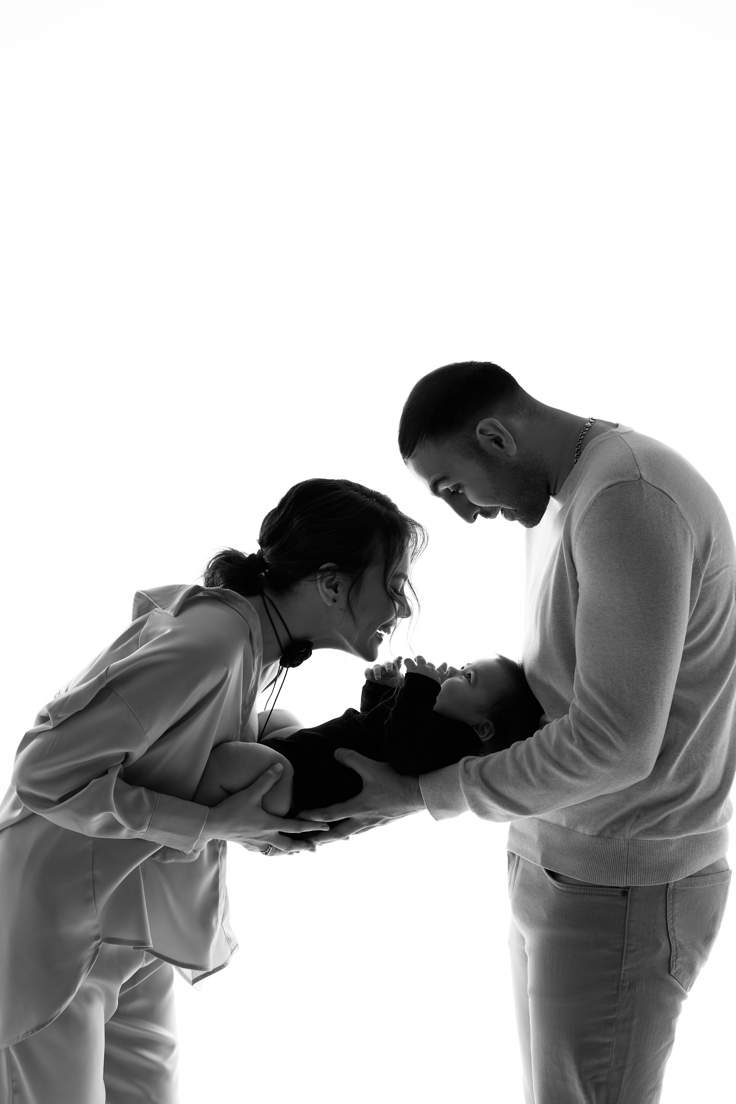 Мама и малыш. Фотограф в стиле минимализм Тюмень