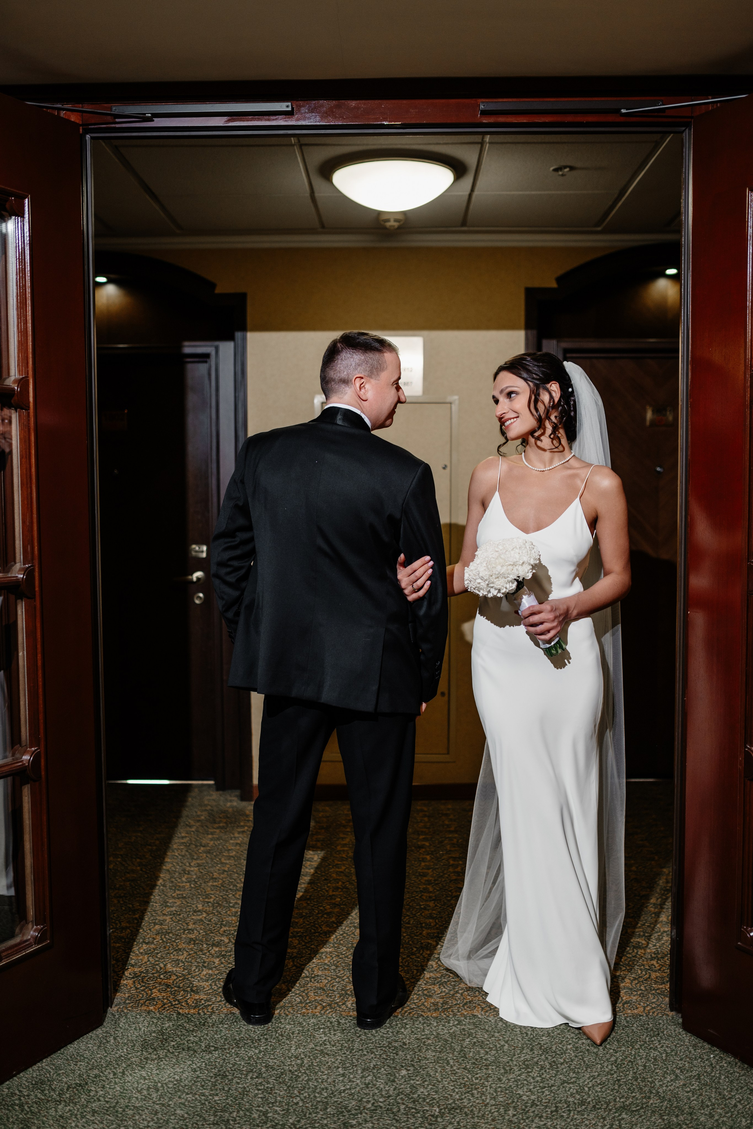 Фотосессия свадебная в отеле Хилтон Москва.