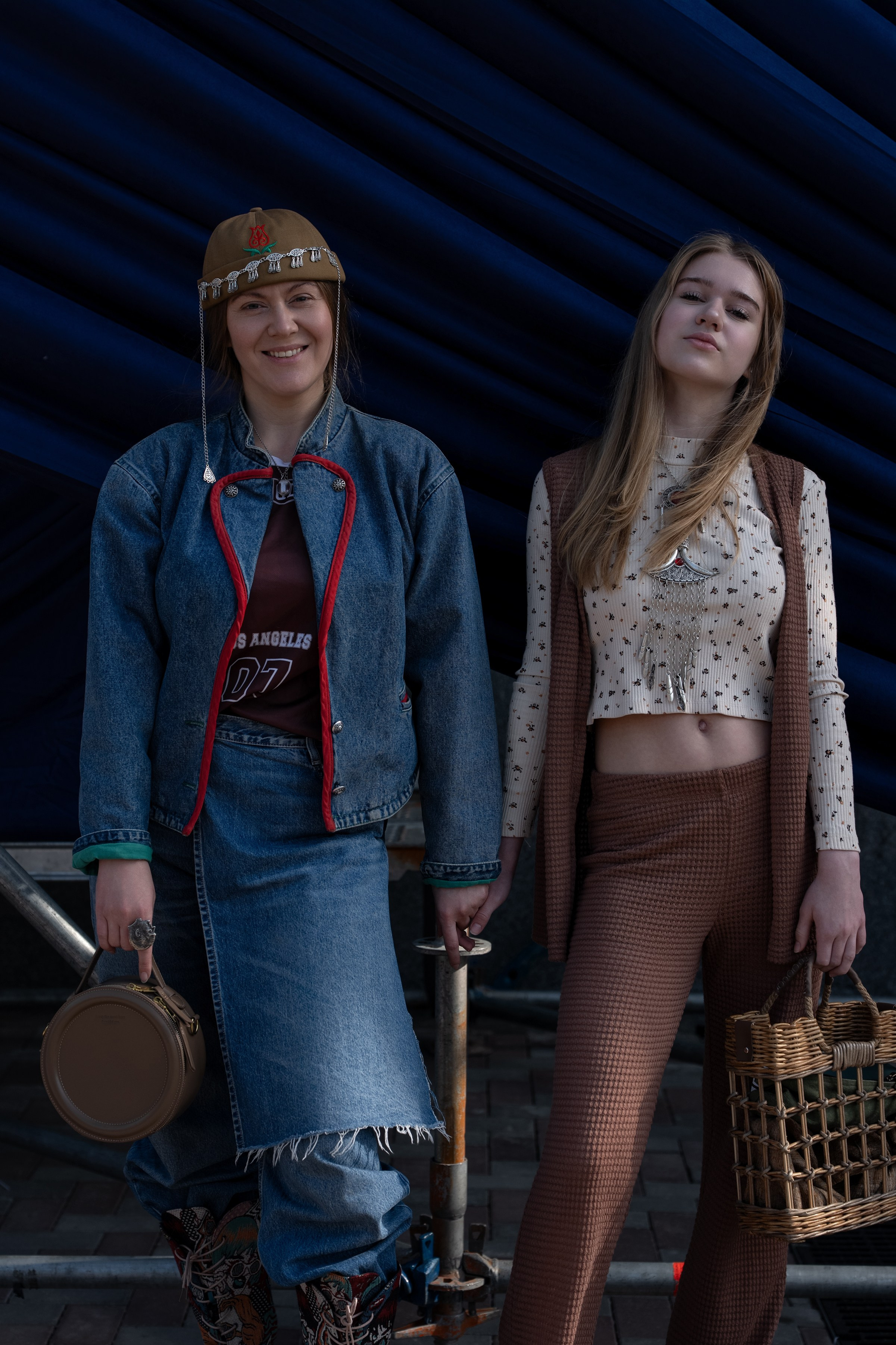 Visa Fashion Week Almaty Pre-Fall 2026 April StreetStyle Day 1. Сайт Алматинского НЮ АРТ, будуар и фэшн фотографа Дениса Карпенко