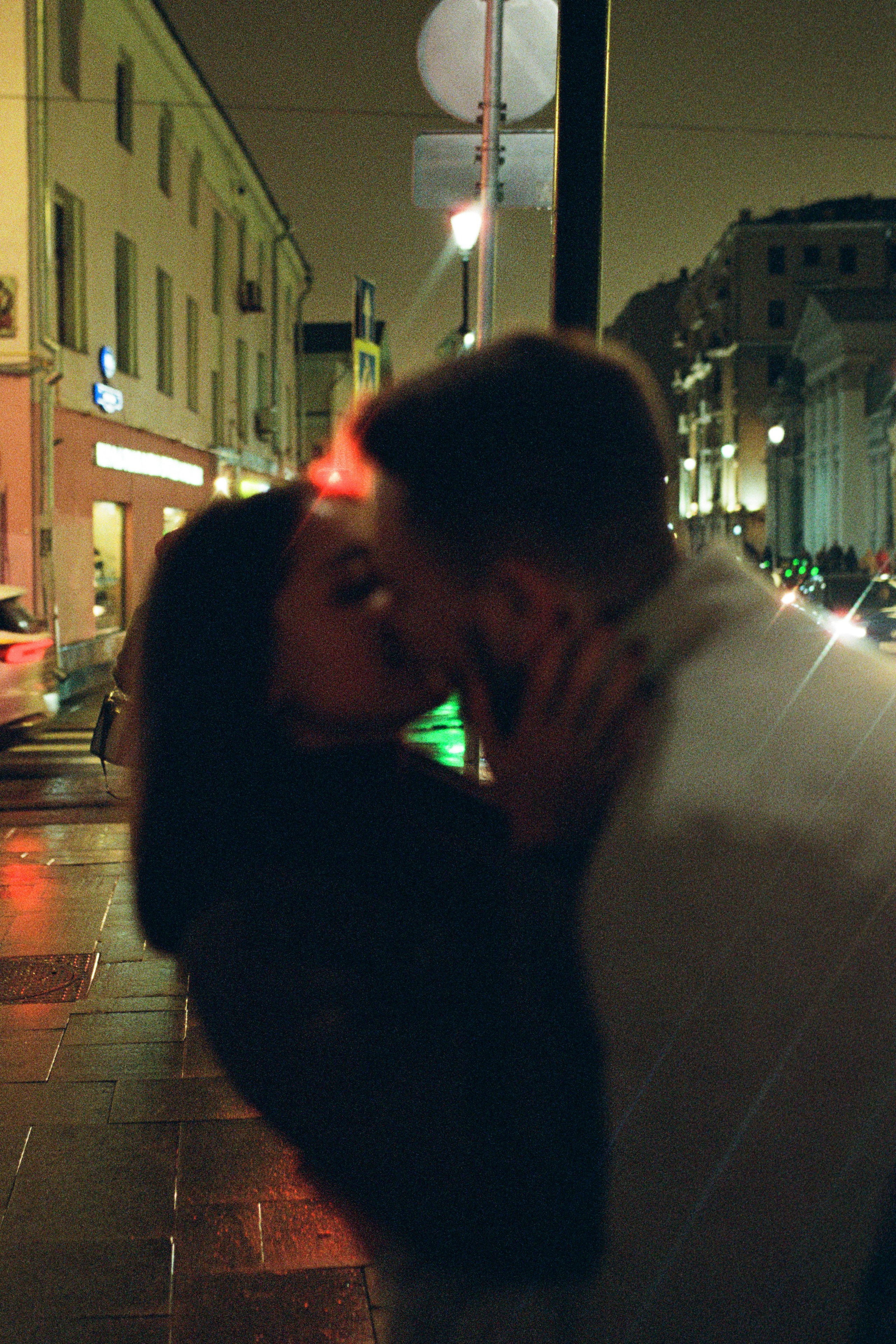 Вероника и Василий. В уютных переулках Москвы. Цифра и плёнка. Настя Оленченко, портретный/семейный фотограф на цифру и плёнку Москва