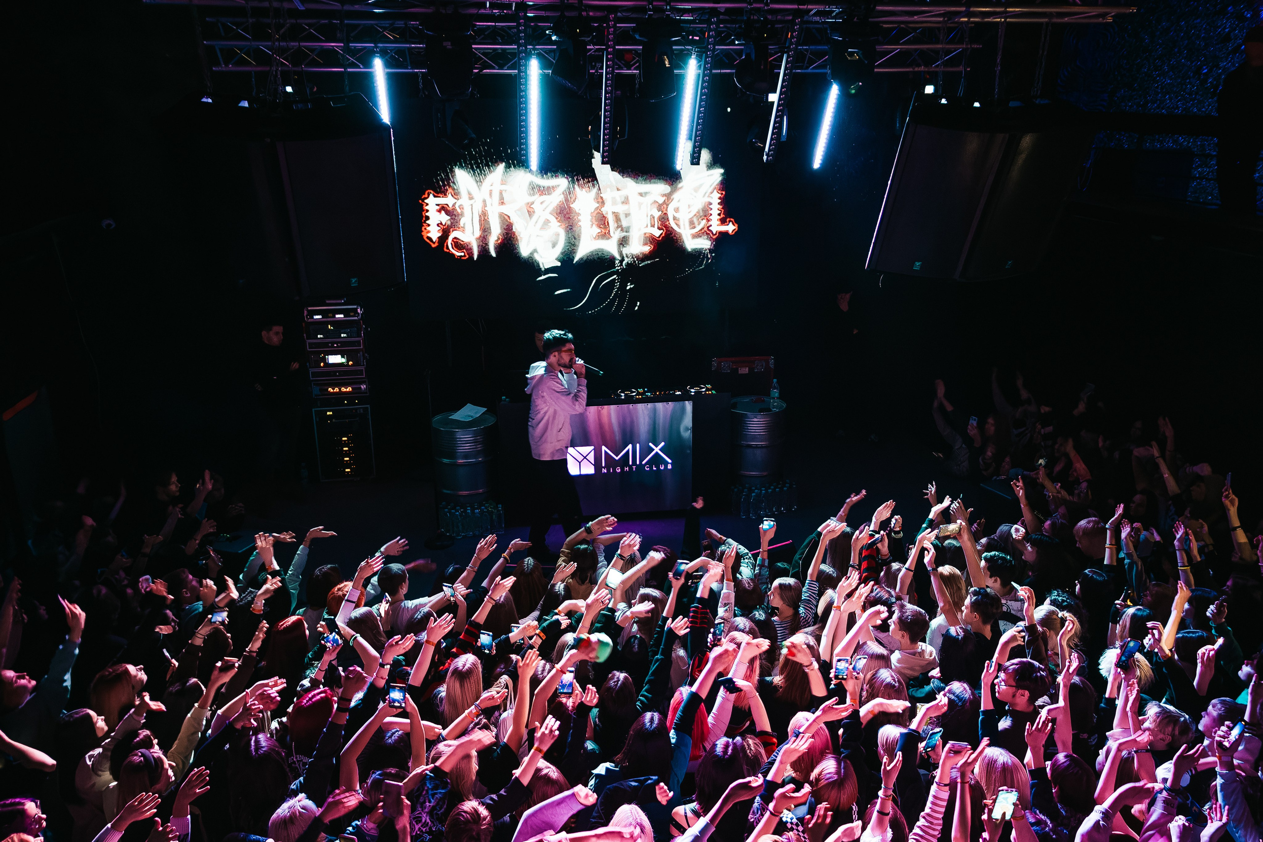 Концерт Мазелова. Фотограф Артём Ющенко