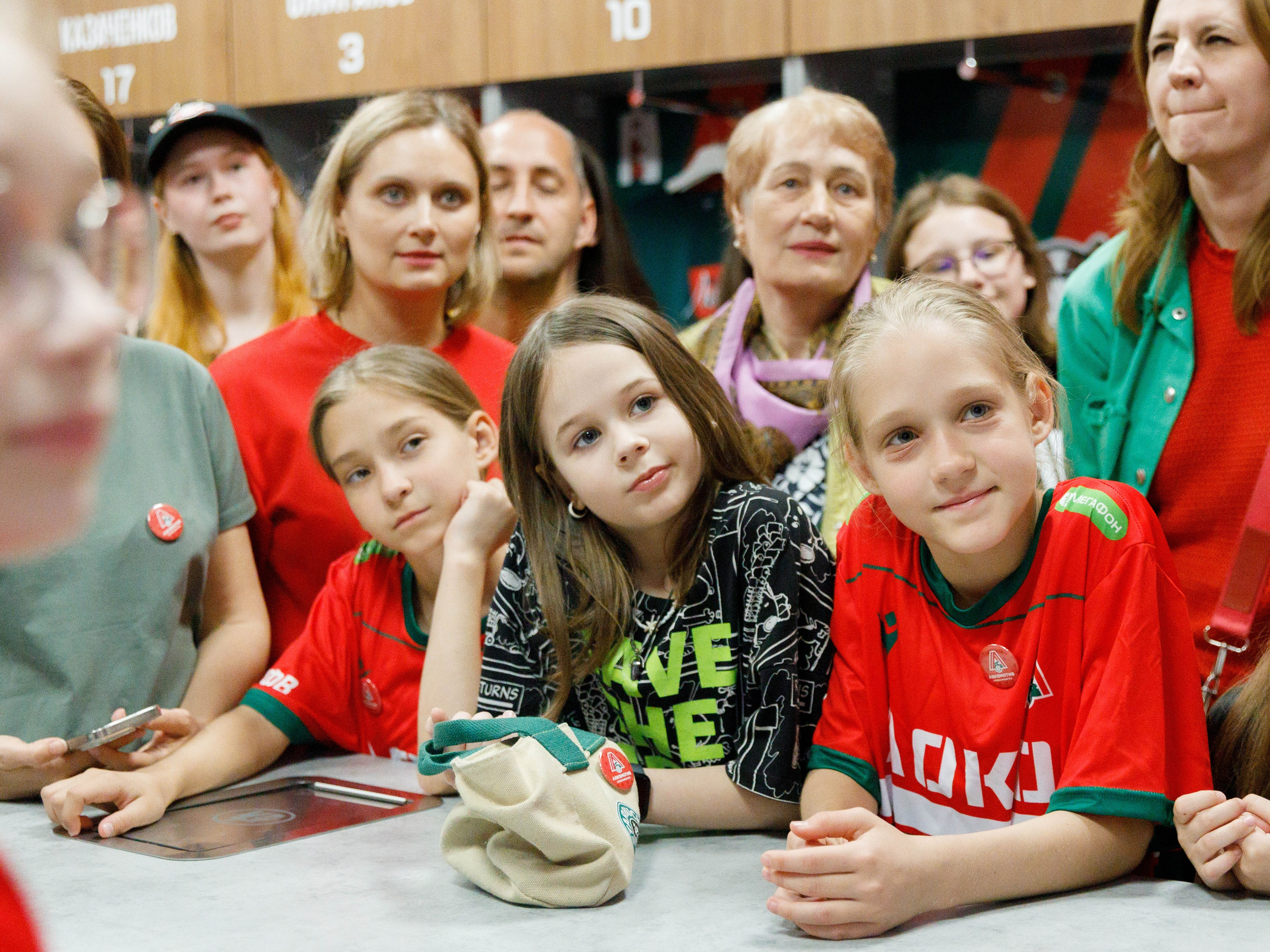 ВК «Локомотив». Экскурсия для фанатов клуба. Репортажный фотограф в Новосибирске Алена Помазунова