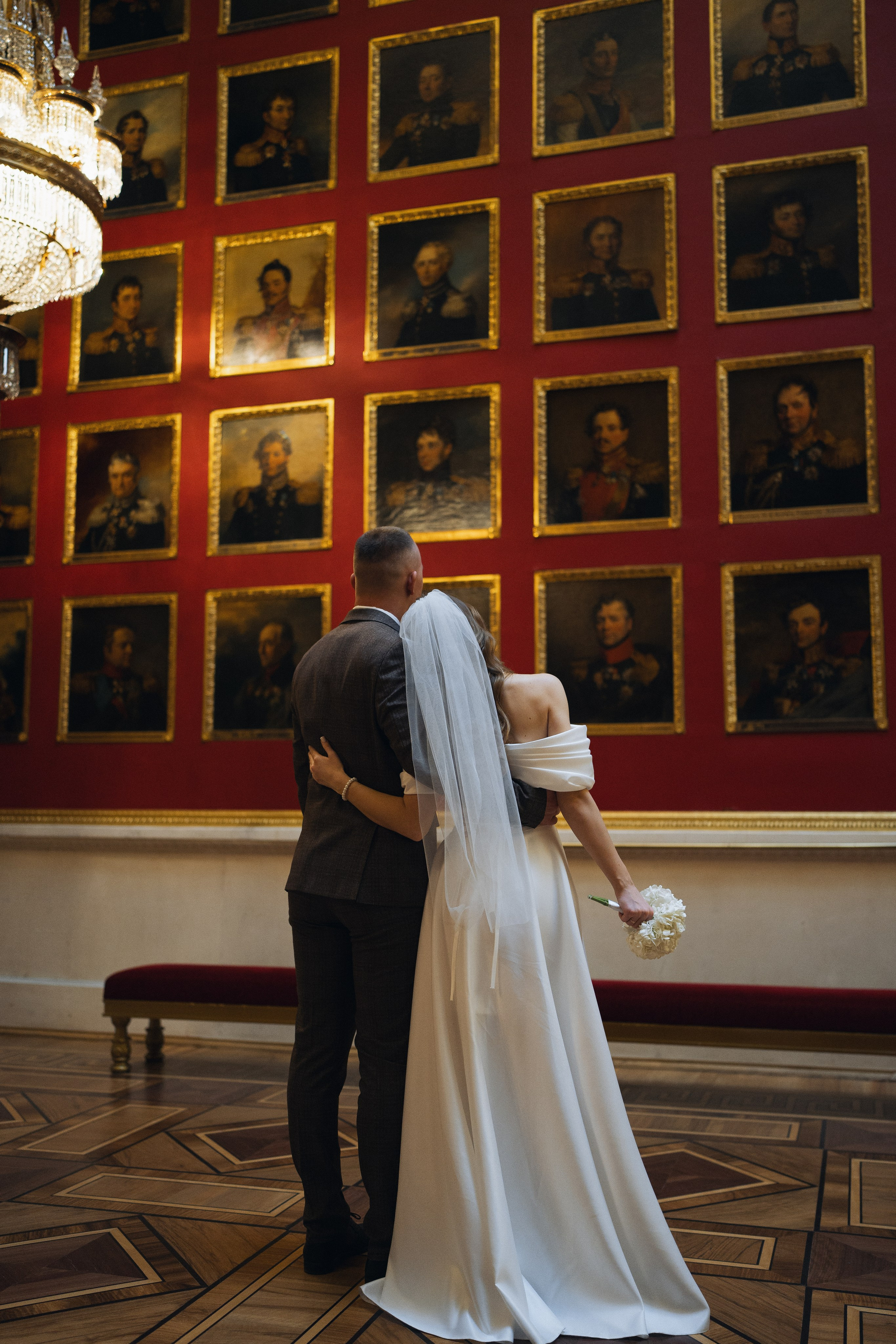 Дмитрий и Кира (Эрмитаж). Свадебный фотограф в Санкт-Петербурге