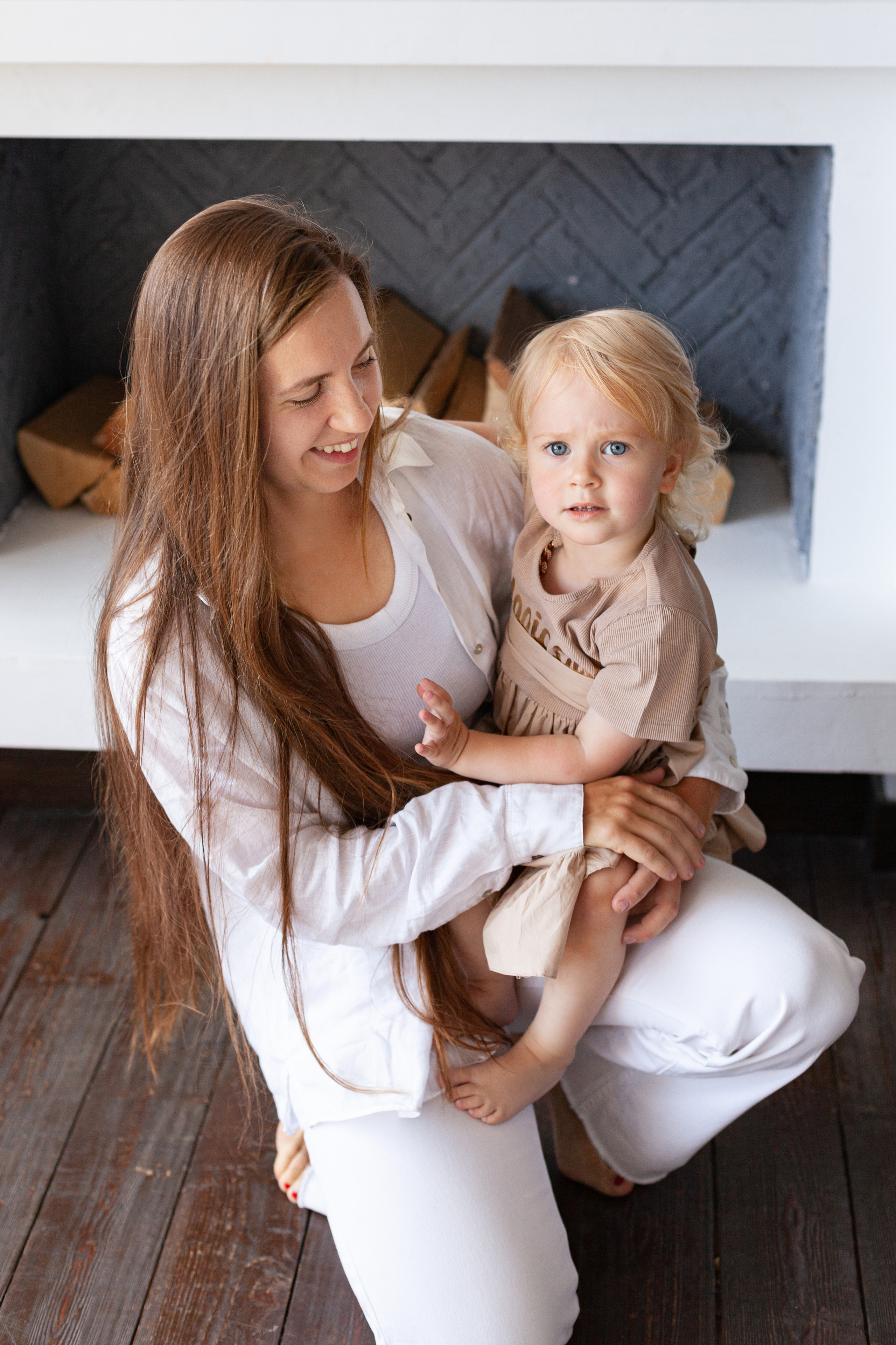 Фотосессия бабушки, мамы и дочки в фотостудии. Детский и контент фотограф Надя Волкова Санкт-Петербург