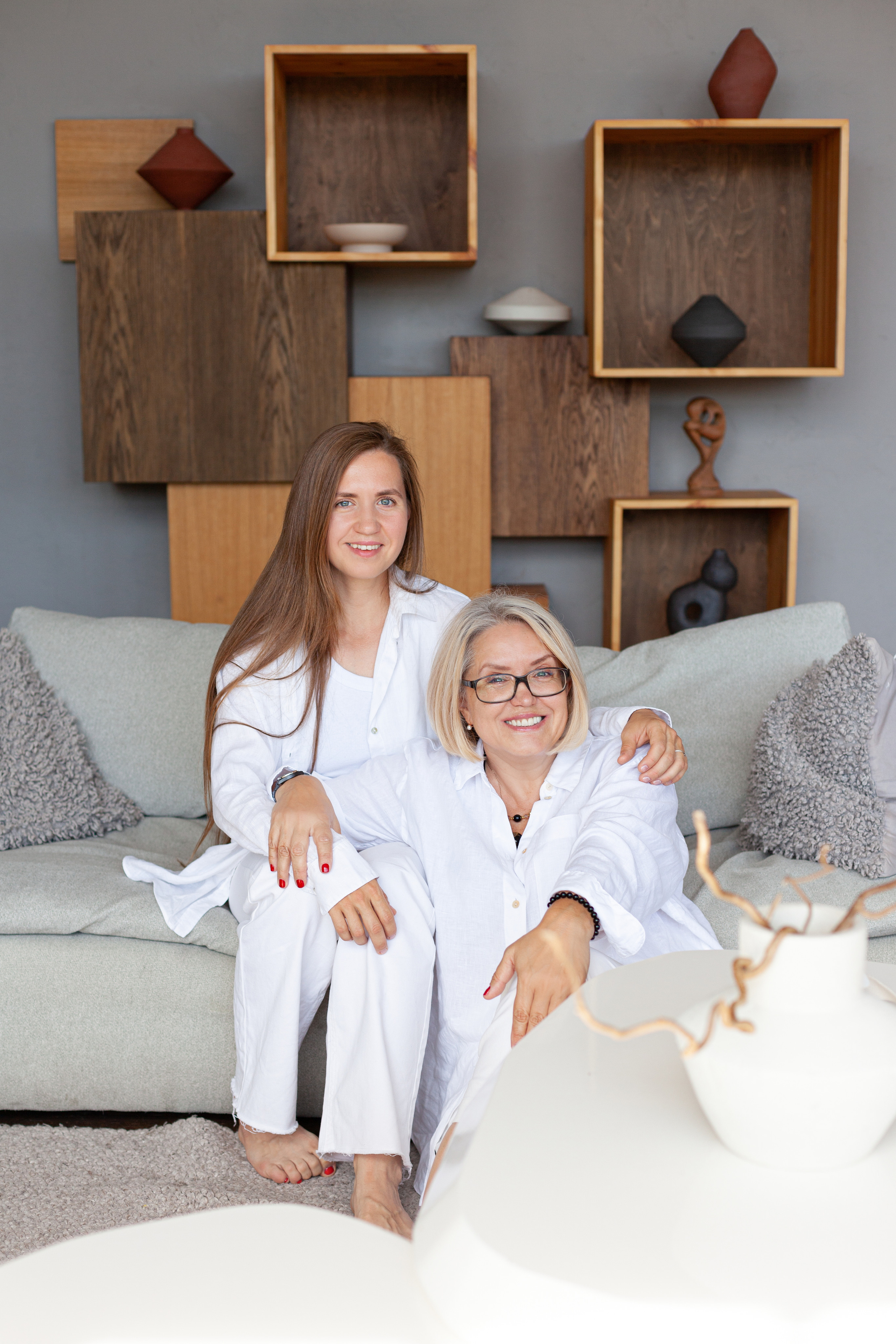 Фотосессия бабушки, мамы и дочки в фотостудии. Детский и контент фотограф Надя Волкова Санкт-Петербург