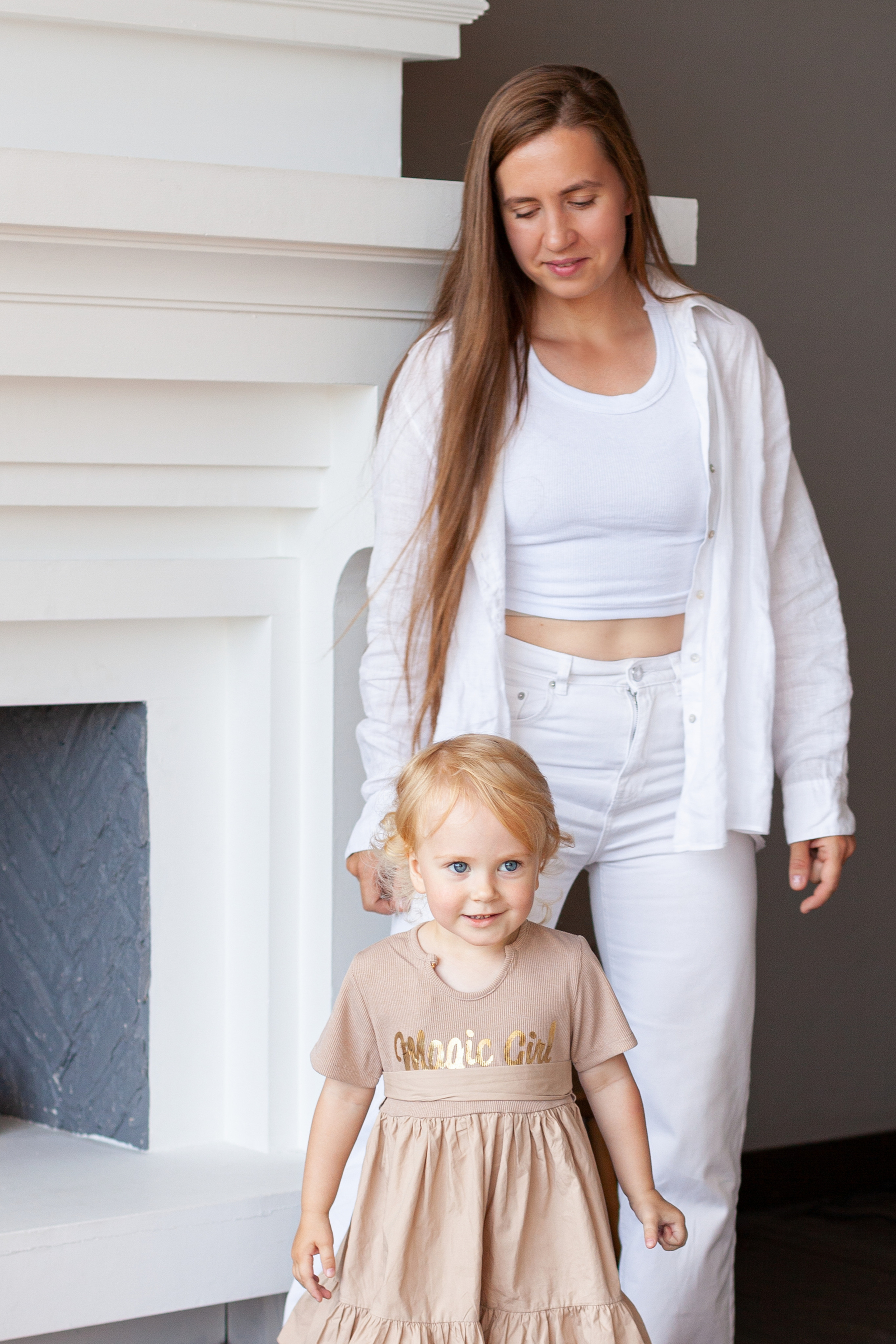 Фотосессия бабушки, мамы и дочки в фотостудии. Детский и контент фотограф Надя Волкова Санкт-Петербург