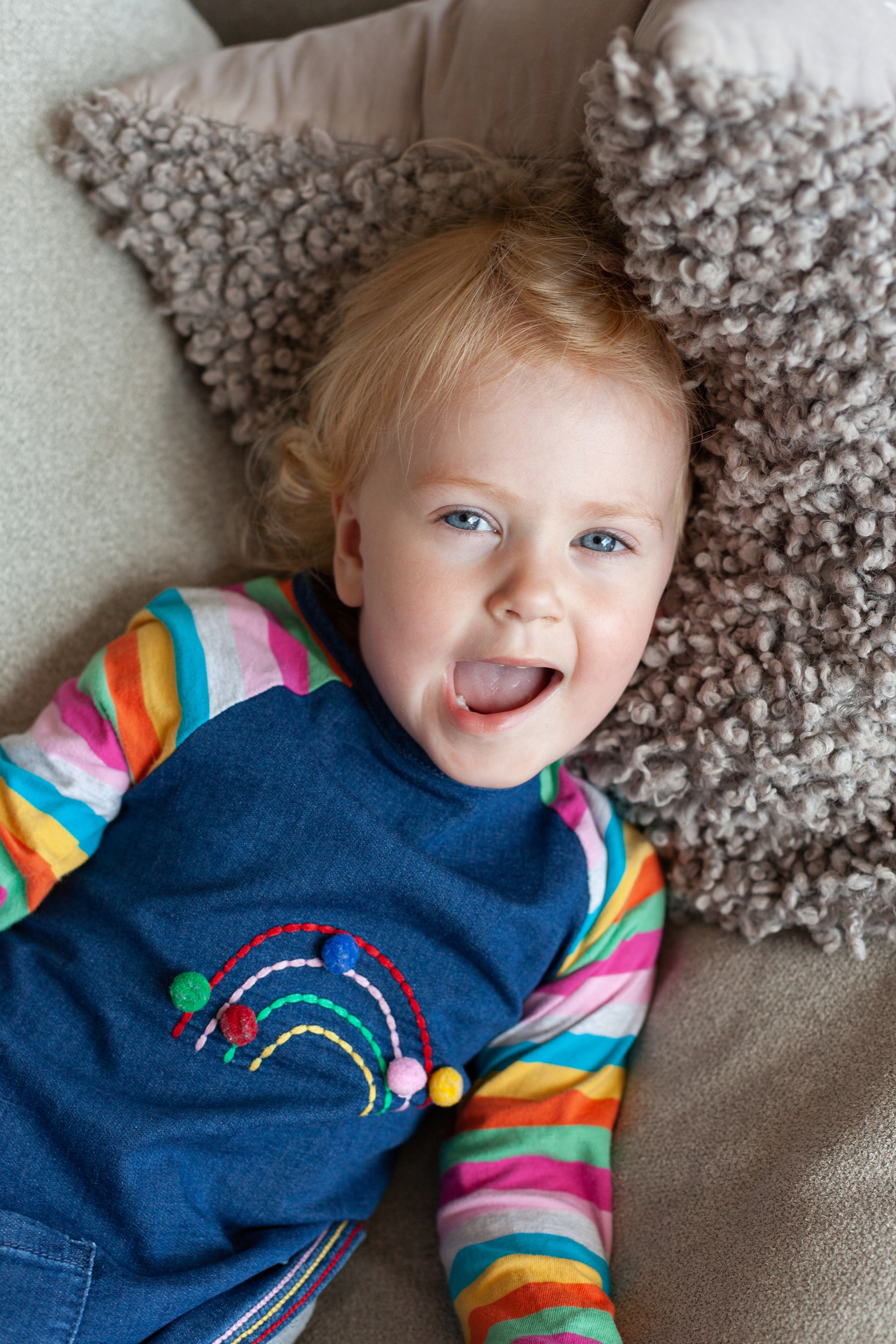 Фотосессия бабушки, мамы и дочки в фотостудии. Детский и контент фотограф Надя Волкова Санкт-Петербург