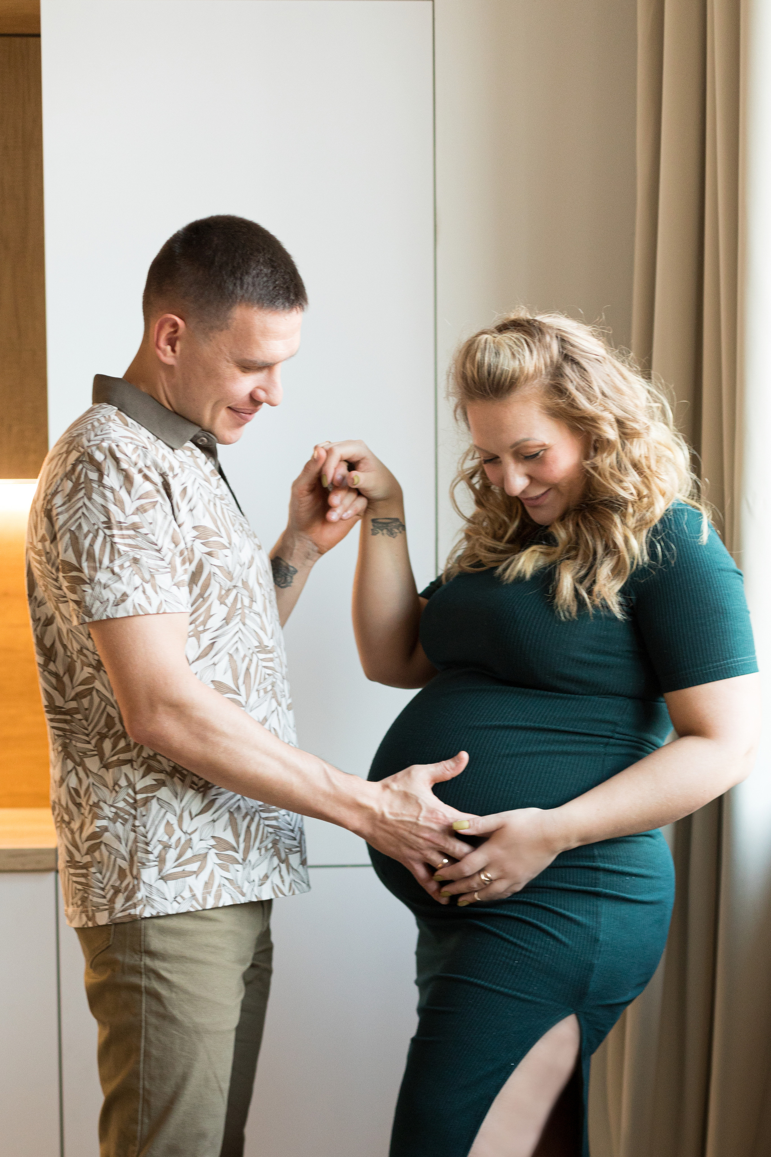 Фотосессия беременности в фотостудии. Детский и контент фотограф Надя Волкова Санкт-Петербург