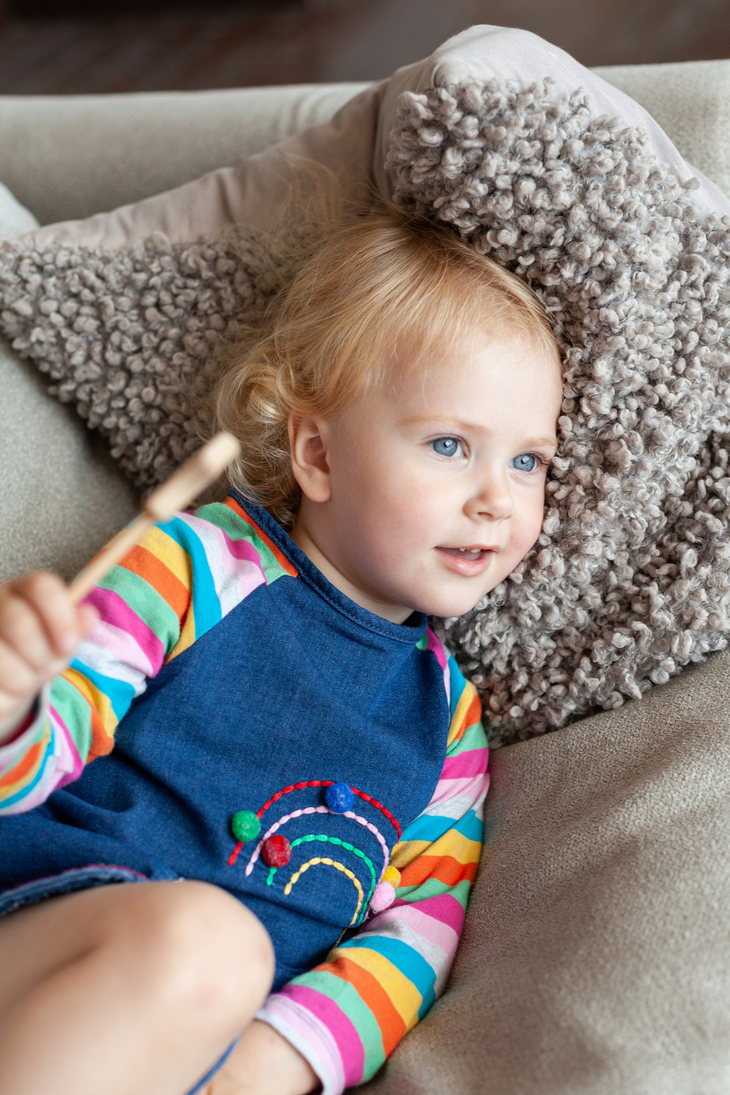 Фотосессия бабушки, мамы и дочки в фотостудии. Детский и контент фотограф Надя Волкова Санкт-Петербург