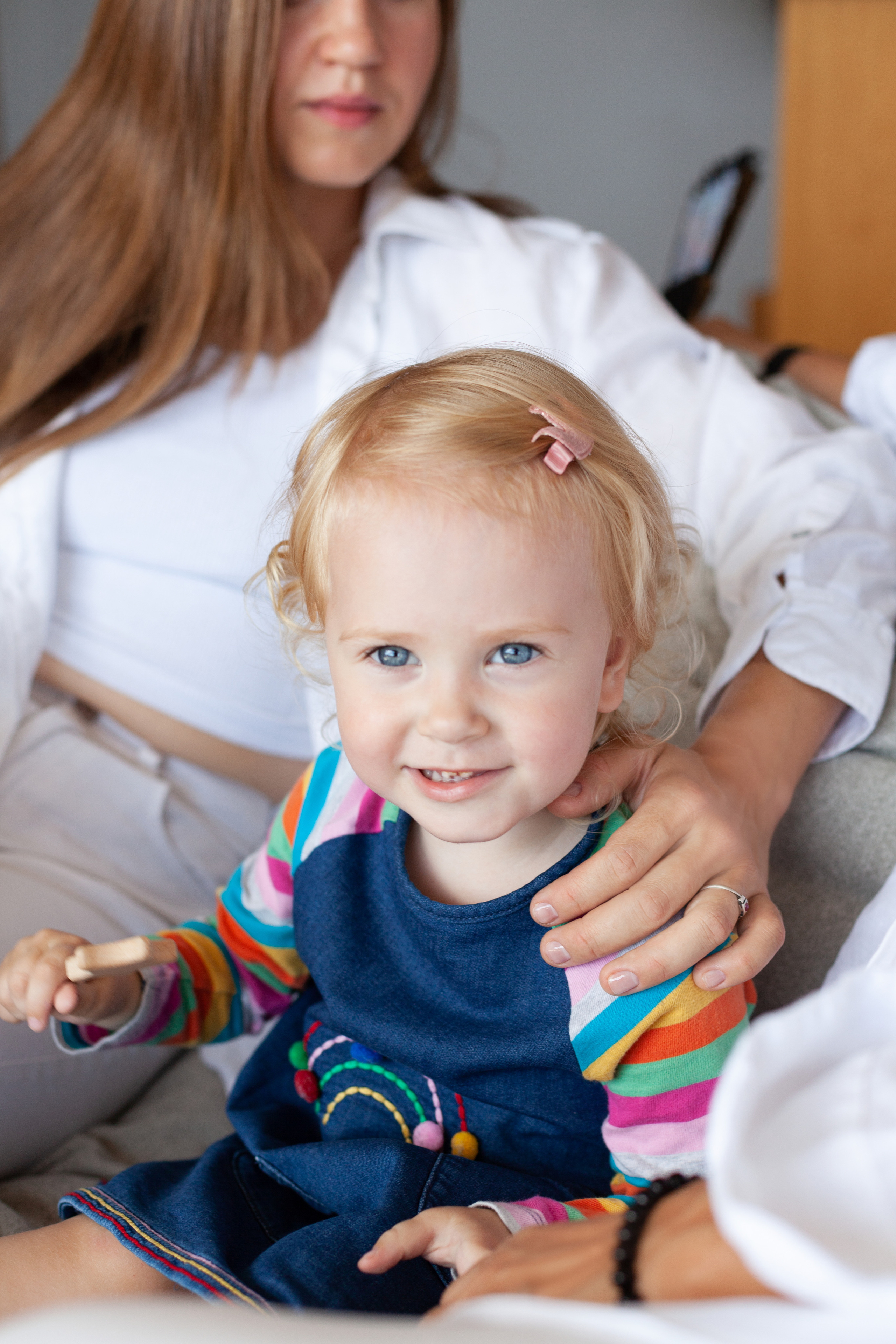 Фотосессия бабушки, мамы и дочки в фотостудии. Детский и контент фотограф Надя Волкова Санкт-Петербург