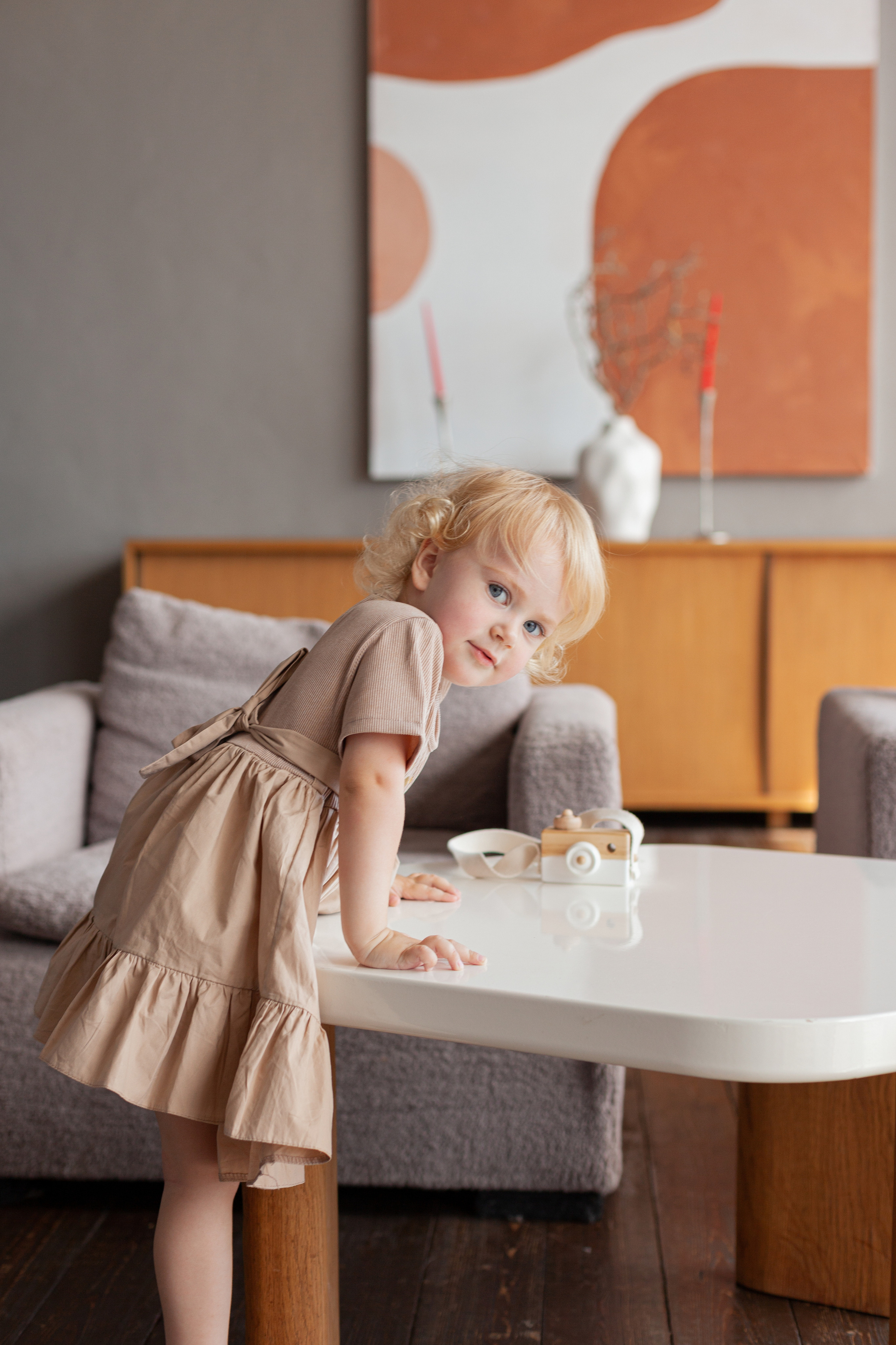 Фотосессия бабушки, мамы и дочки в фотостудии. Детский и контент фотограф Надя Волкова Санкт-Петербург