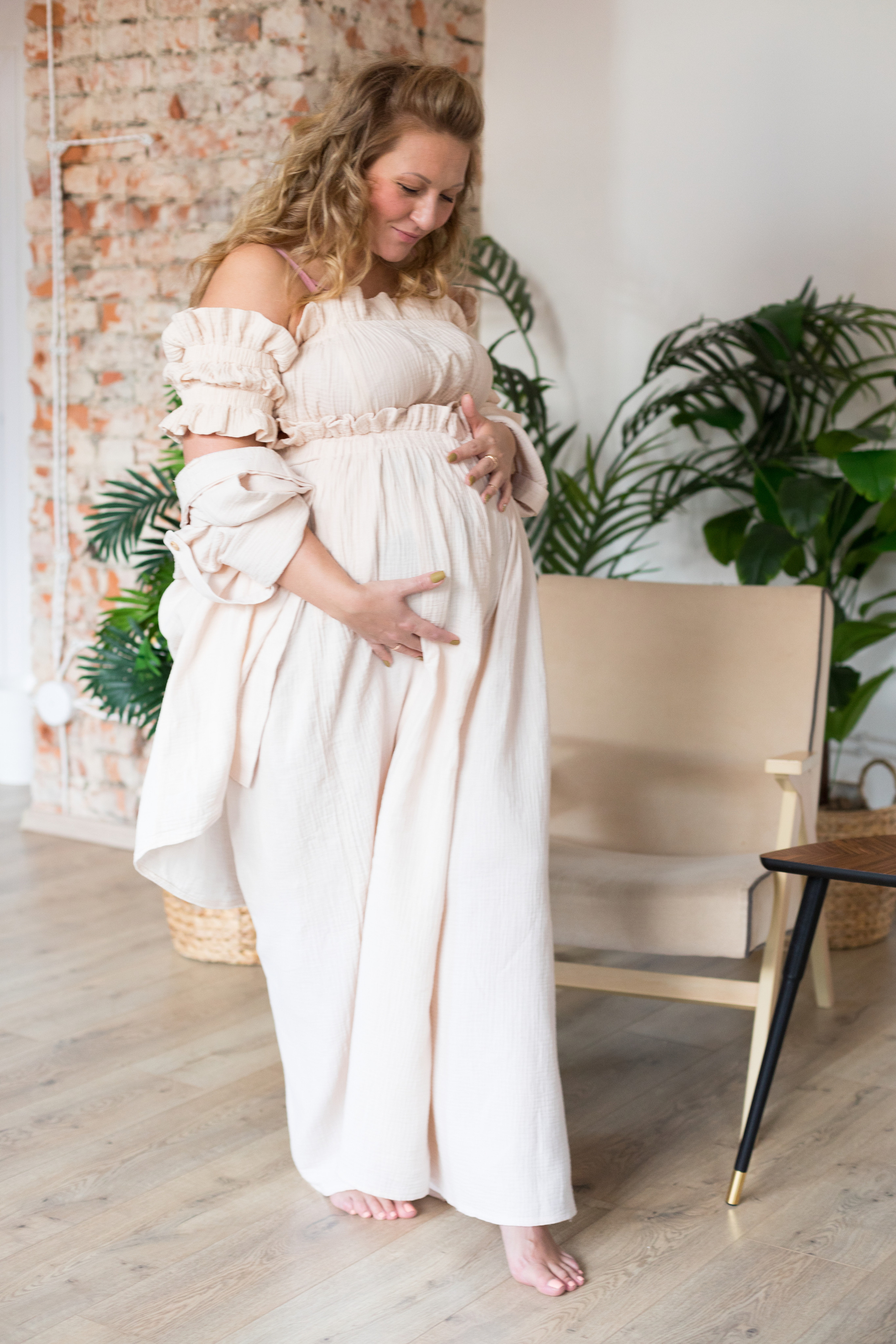 Фотосессия беременности в фотостудии. Детский и контент фотограф Надя Волкова Санкт-Петербург