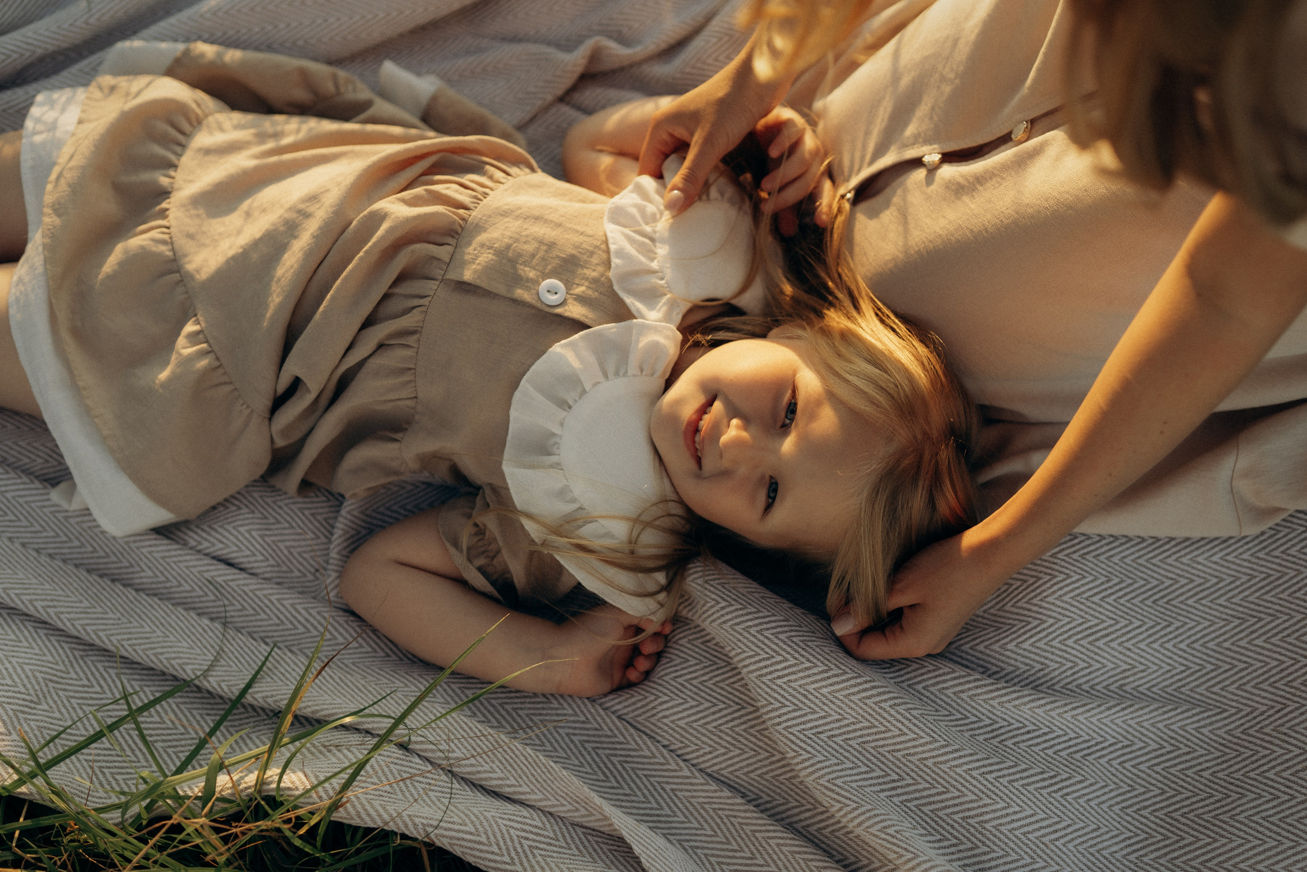 Летний вечер в поле. Семейный lifestyle фотограф в Москве Рената Рафикова