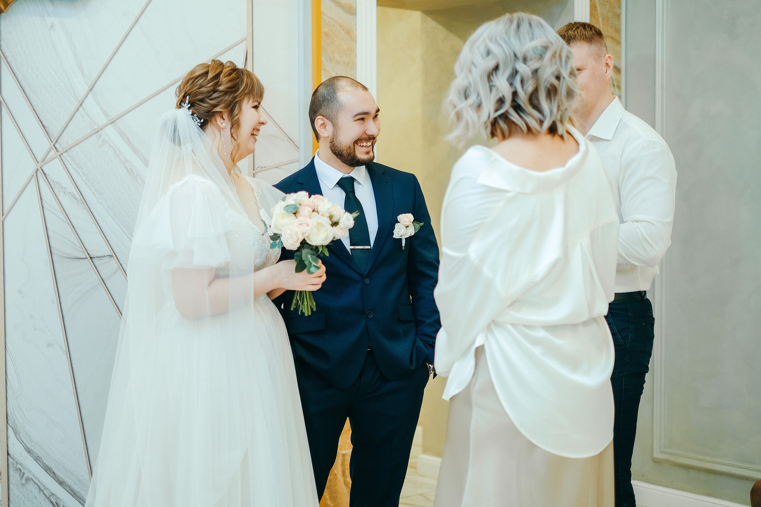 Свадебная фотосессия в ЗАГС. Молодая пара жених и невеста. Свадебные фотосессии. Wedding photosession