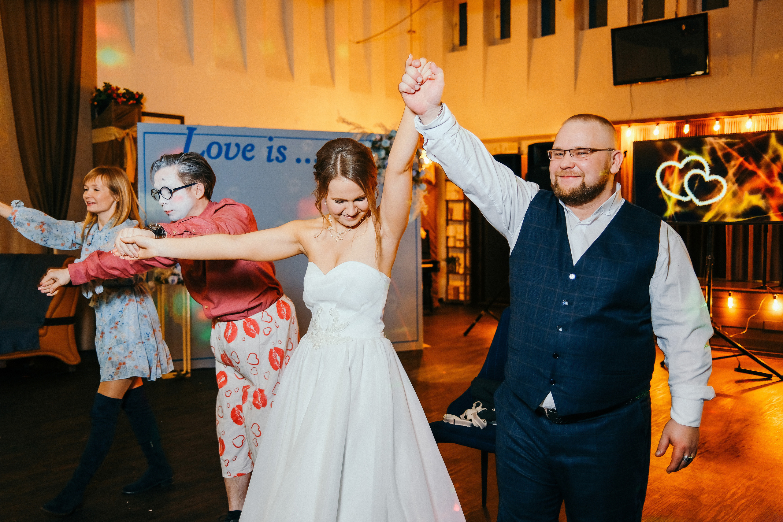 Свадебная фотосессия в Архангельске. Свадебный банкет в ресторане Беломорский. Молодожены Архангельска. Молодая пара жених и невеста. Свадебные фотосессии. Wedding photosession. Свадьба 2023