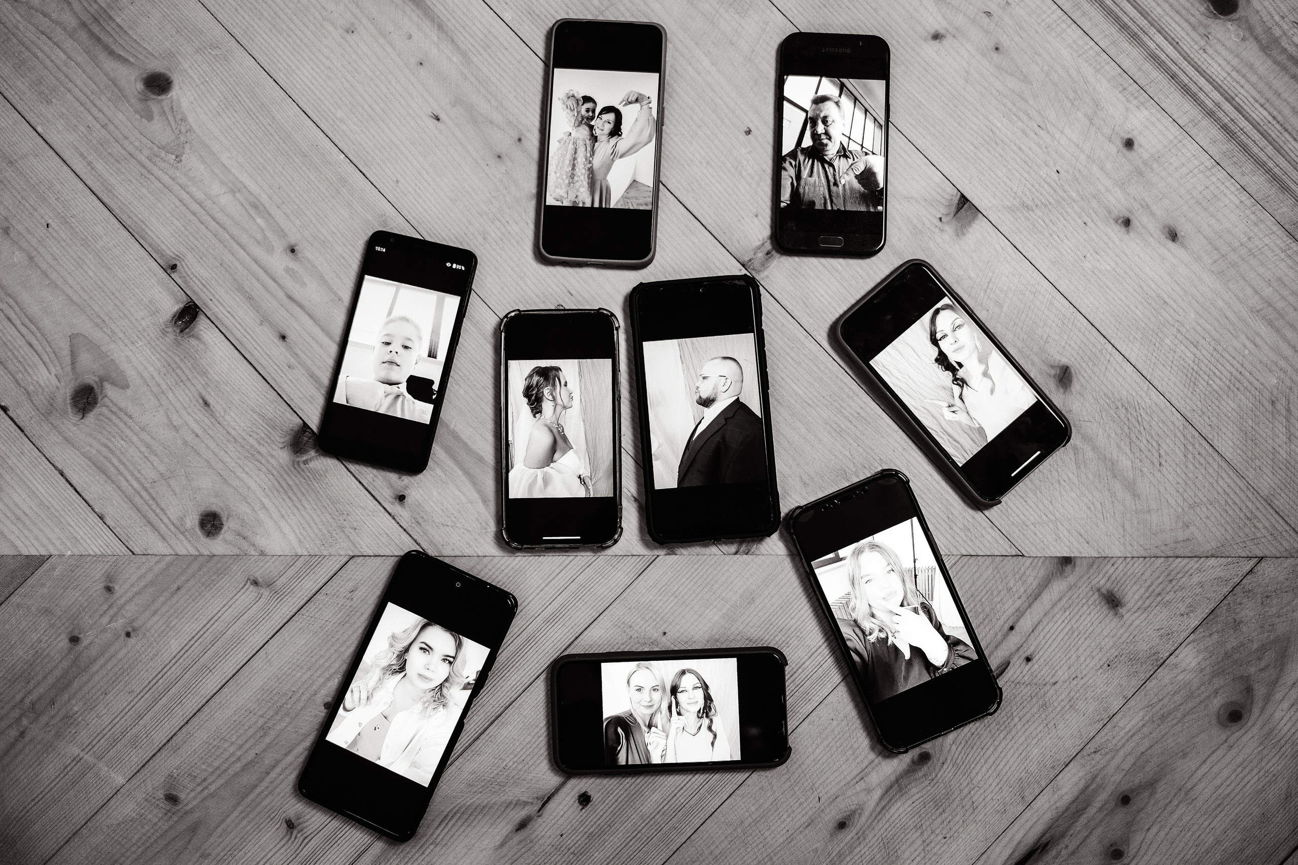 Свадебная фотосессия в фотостудии Location32. Идеи для групповых свадебных фотосессии. Молодожены Архангельска. Молодая пара жених и невеста. Свадебные фотосессии. Wedding photosession. Свадьба 2023