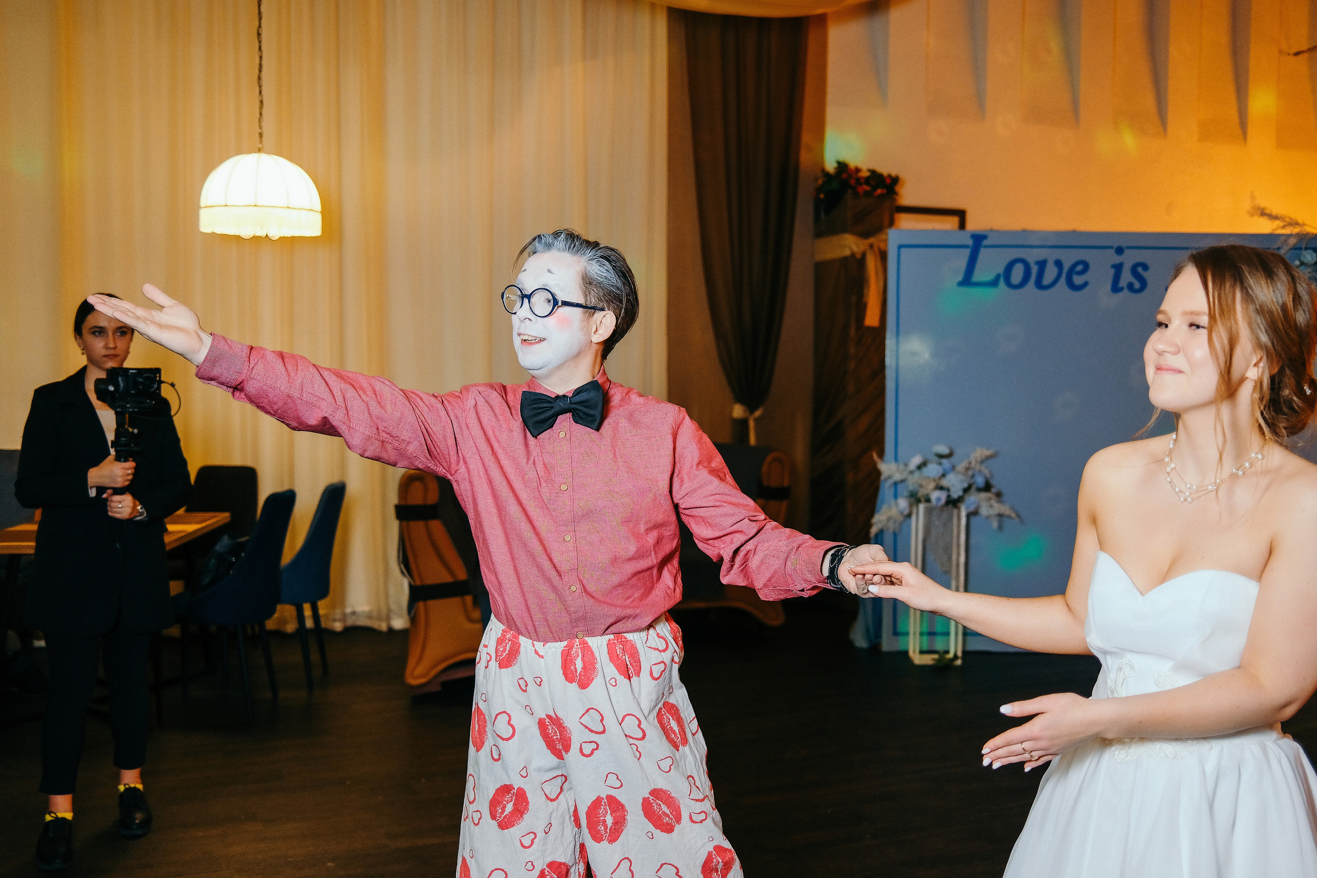 Свадебная фотосессия в Архангельске. Свадебный банкет в ресторане Беломорский. Молодожены Архангельска. Молодая пара жених и невеста. Свадебные фотосессии. Wedding photosession. Свадьба 2023. Комик на свадьбу