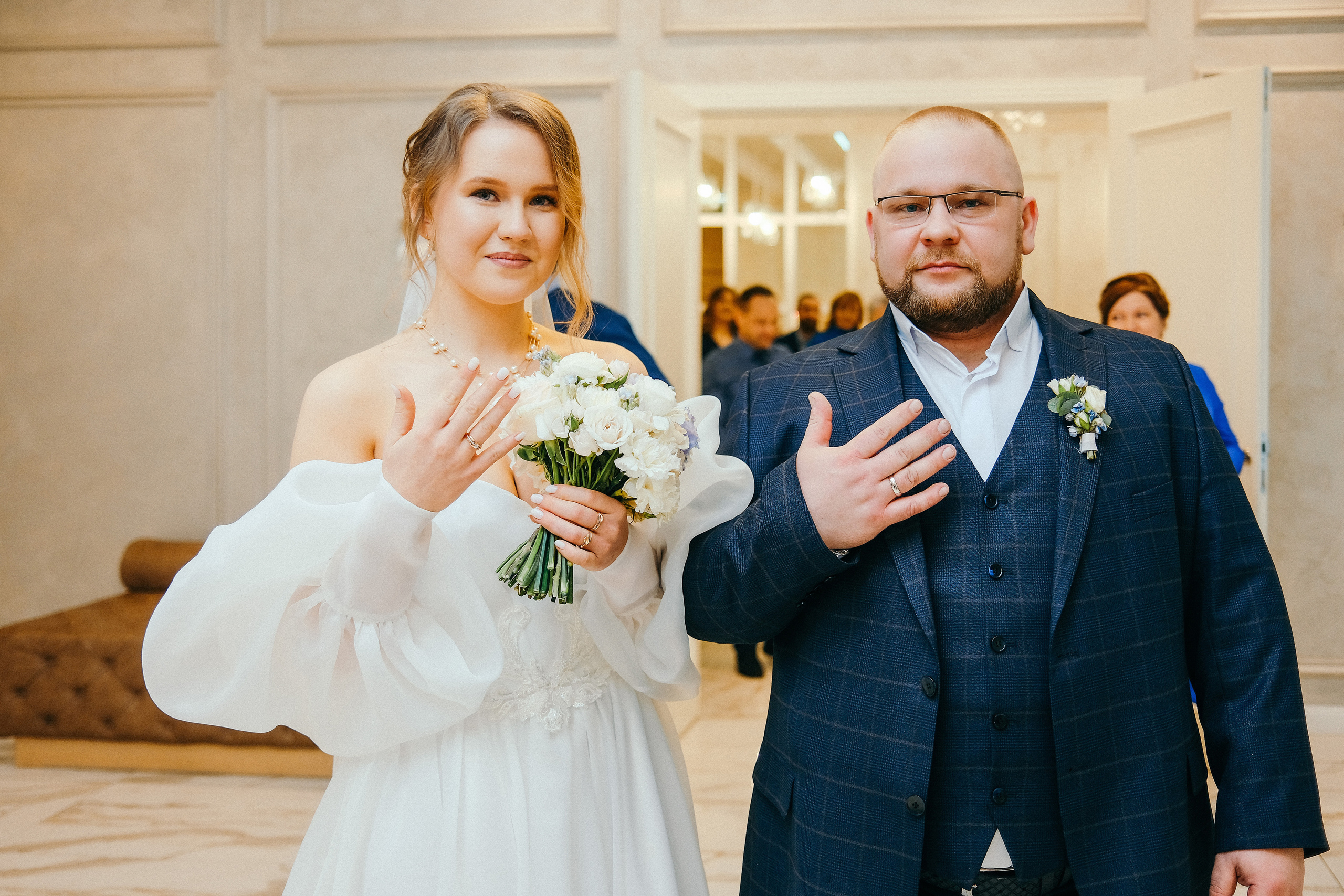 Свадебная фотосессия в ЗАГС. Архангельский ЗАГС. Молодожены Архангельска. Молодая пара жених и невеста. Свадебные фотосессии. Wedding photosession. Свадьба 2023