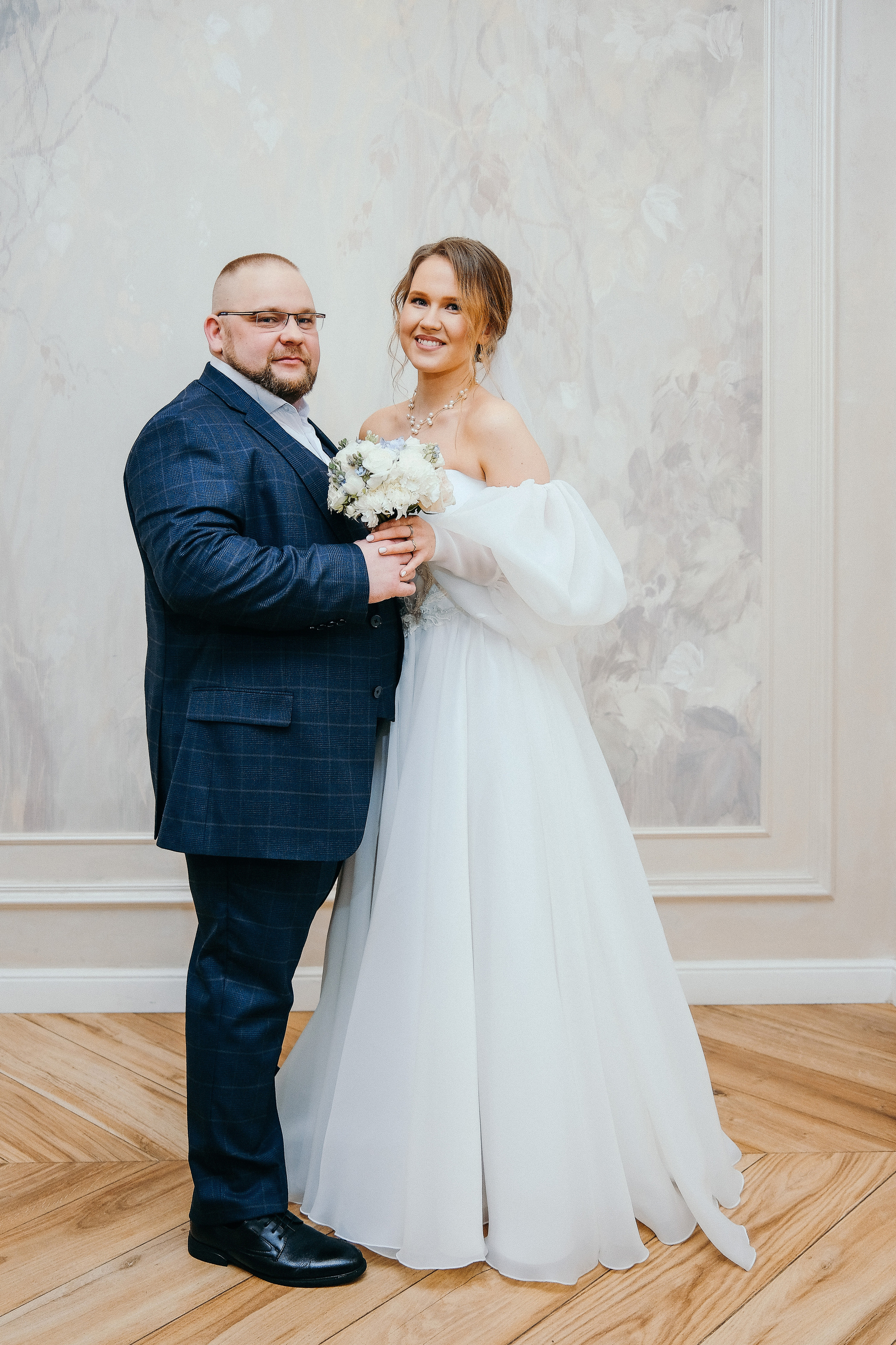 Свадебная фотосессия в ЗАГС. Архангельский ЗАГС. Молодожены Архангельска. Молодая пара жених и невеста. Свадебные фотосессии. Wedding photosession. Свадьба 2023