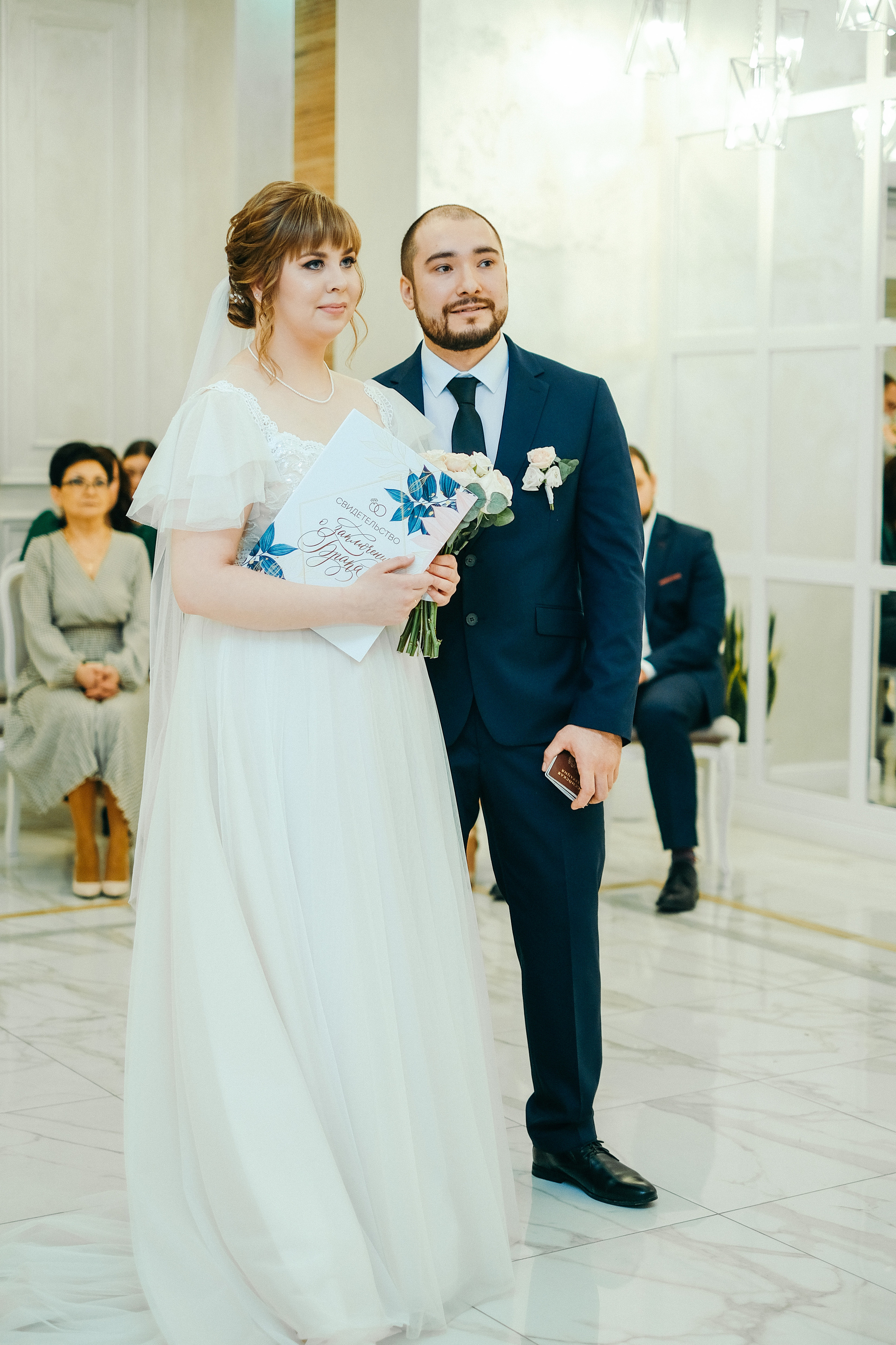 Свадебная фотосессия в ЗАГС. Молодая пара жених и невеста. Свадебные фотосессии. Wedding photosession