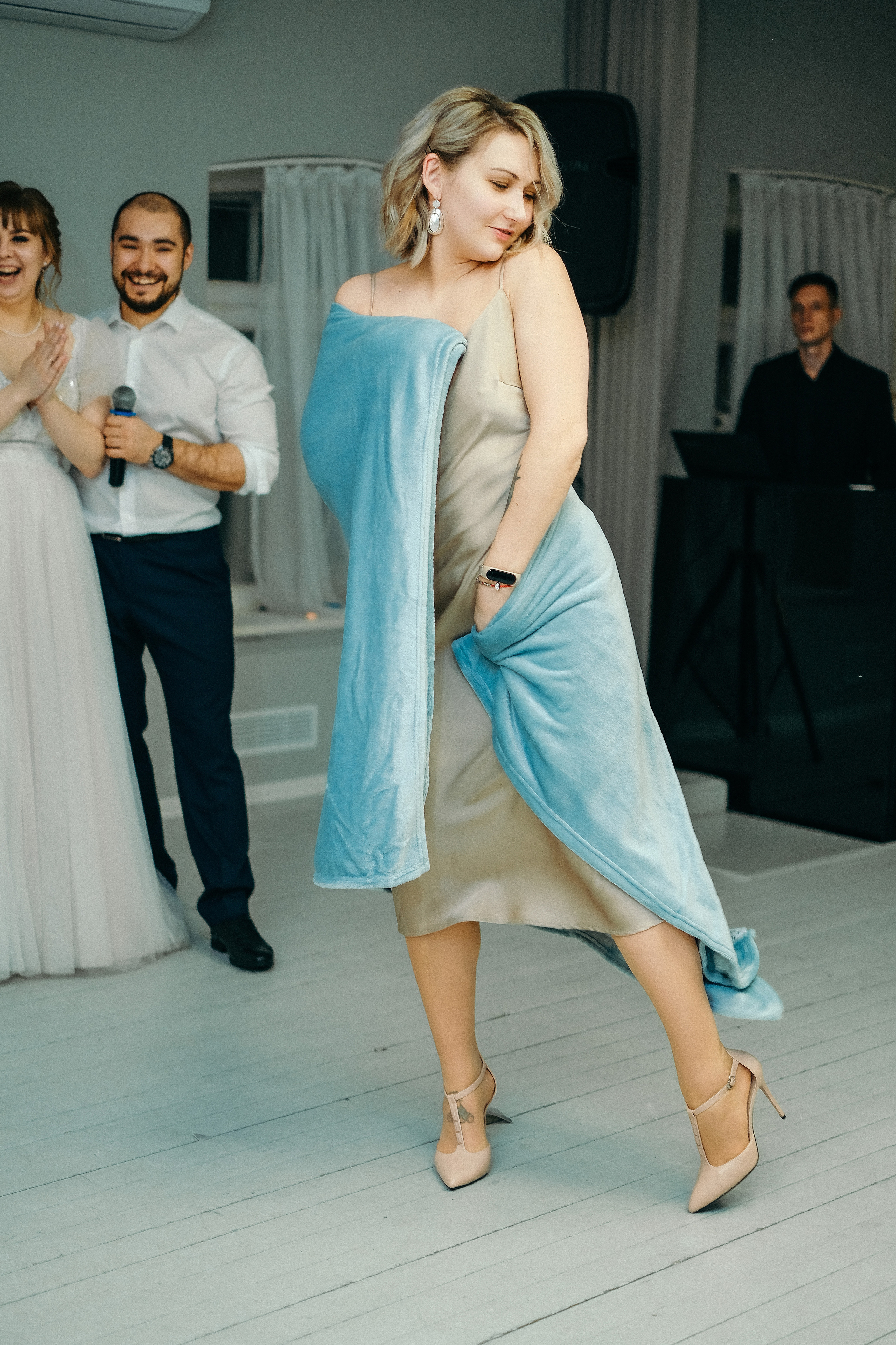 Свадебная фотосессия в банкетном зале Трескоед. Свадебный банкет. Оформление свадебного банкета. Молодая пара жених и невеста. Свадебные фотосессии. Wedding photosession