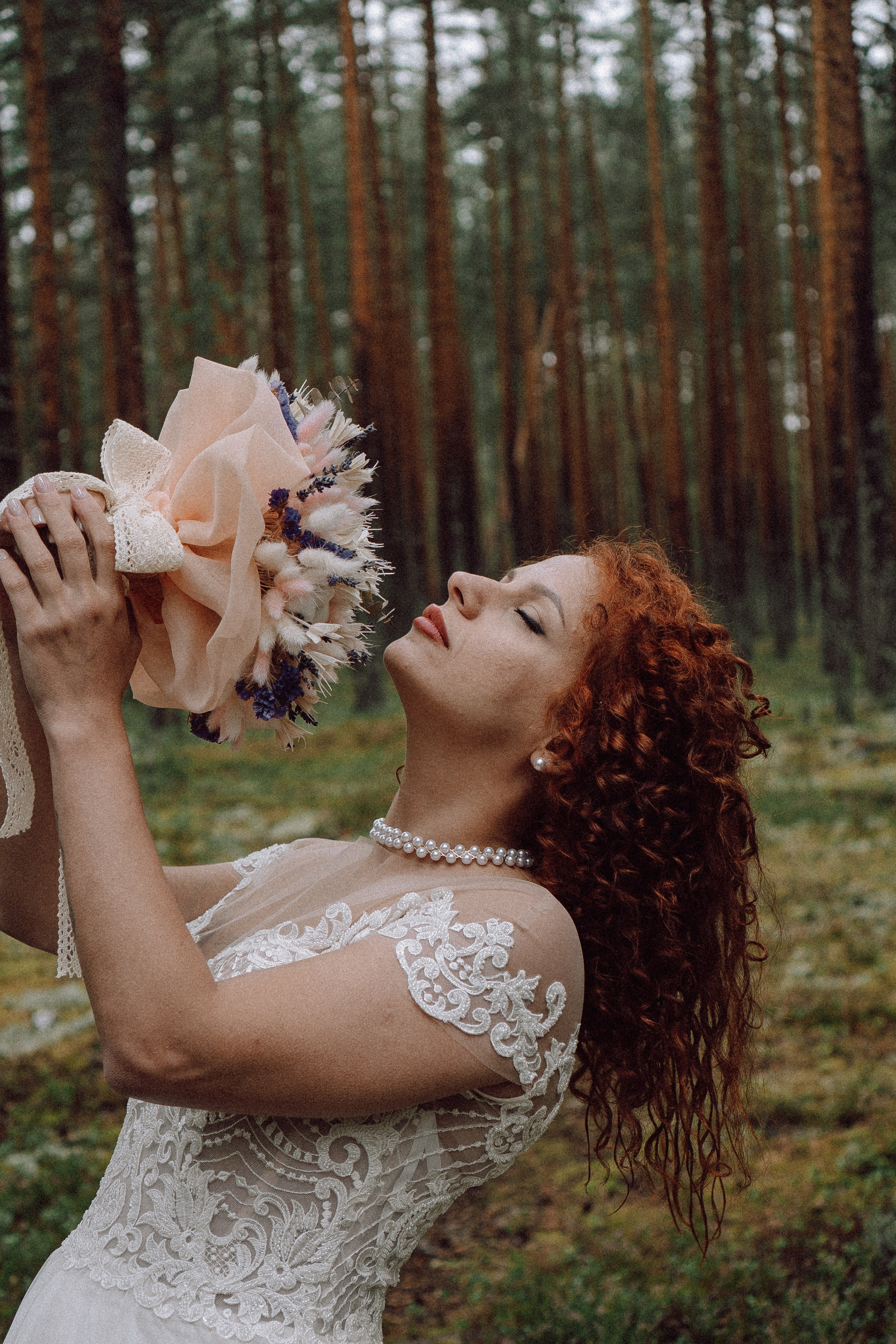 СВАДЕБНАЯ ФОТОСЕССИИЯ ПАРЫ В ГОРОДЕ ПРИОЗЕРСК В СОСНОВОМ ЛЕСУ И С ПИКАПОМ. Профессиональный фотограф, Санкт-Петербург — Виктория Богомолова