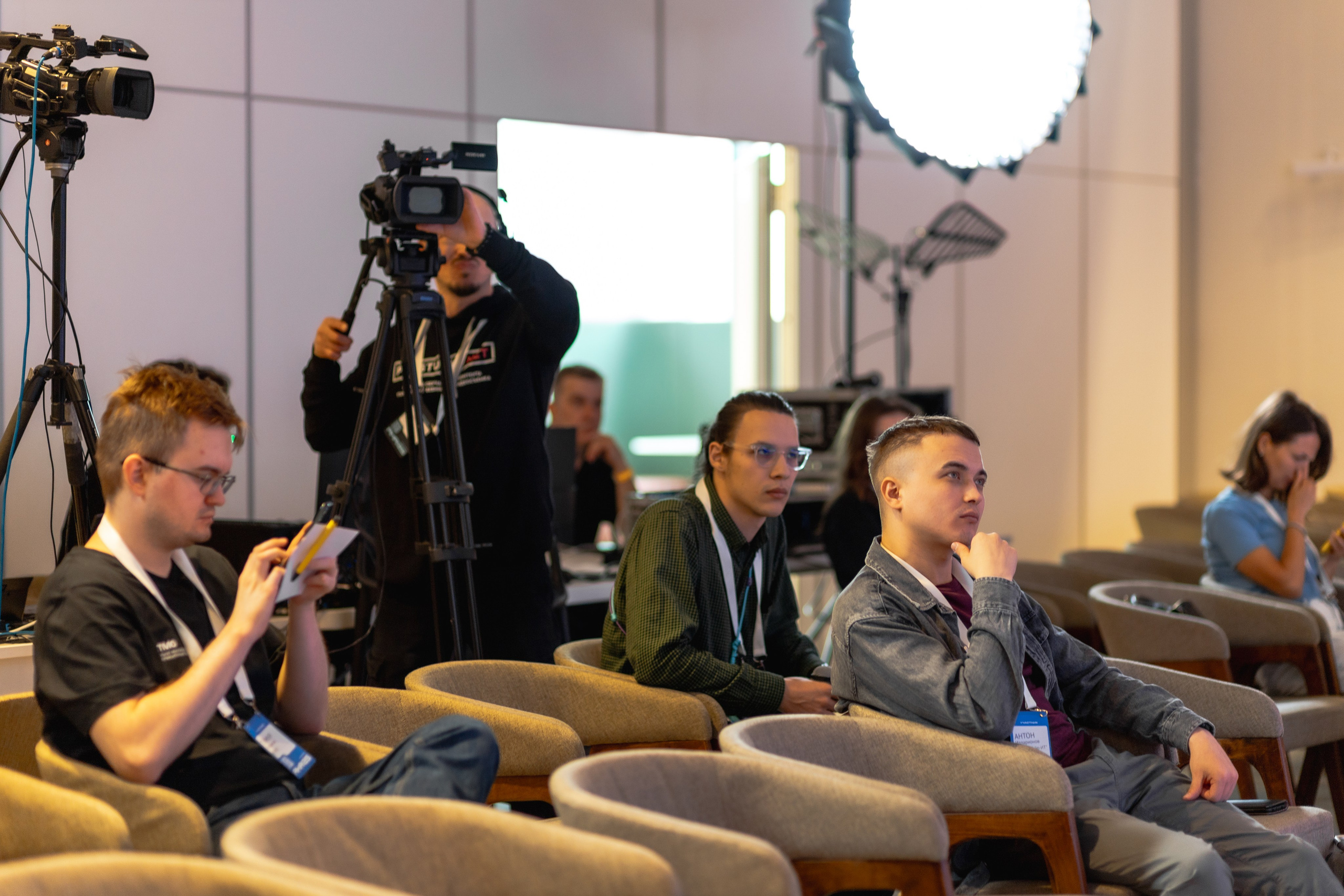 Aha! — 29–30 мая 2025. Фотобанк Матемаркетинг