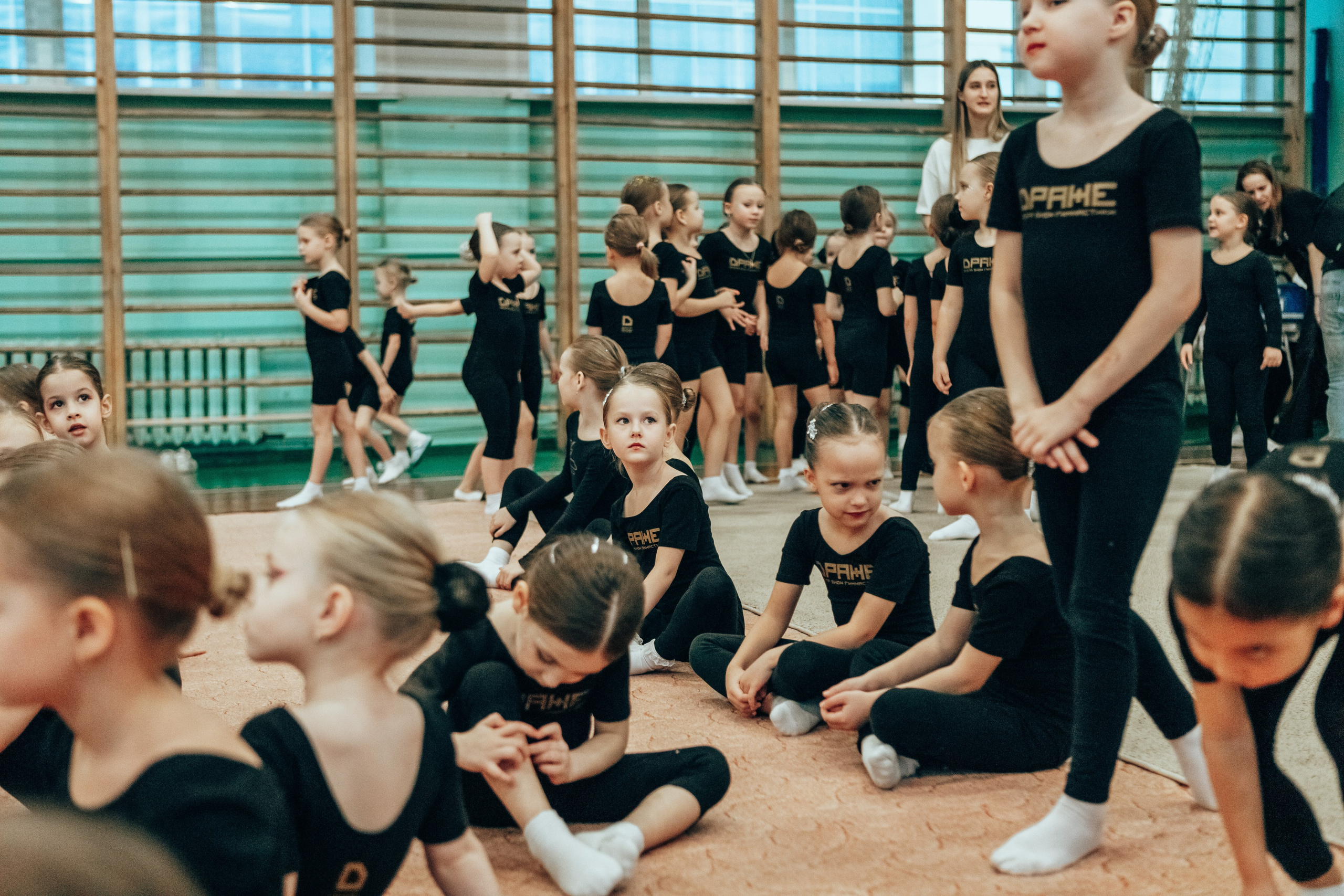 Новогодние соревнования школы Шоу-гимнастики «Драже». Семейный и детский фотограф в г. Новосибирске Макеева Анастасия