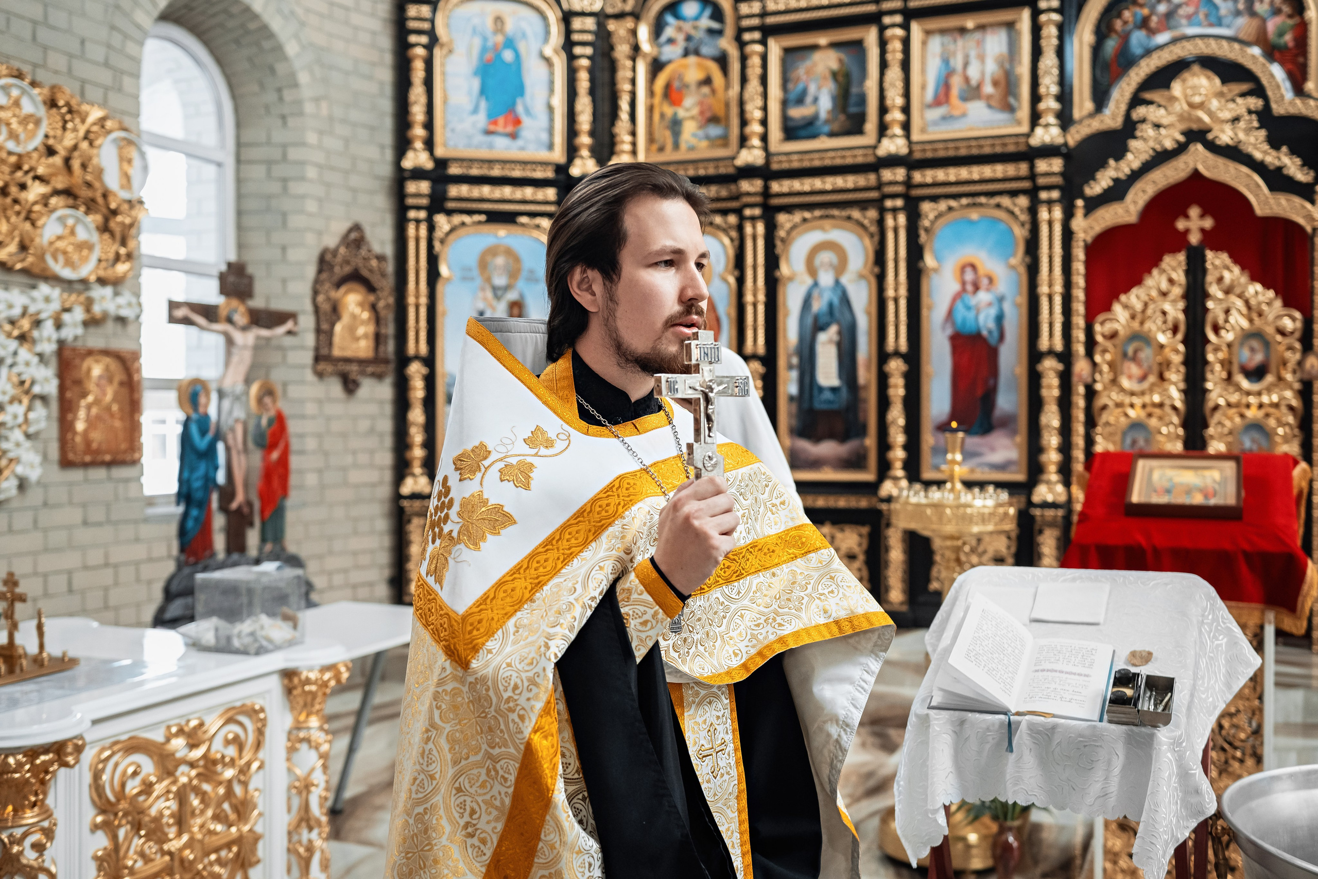 Храм Невского, село Нежинка. Церковный фотограф на Таинство Крещения и Венчания в Оренбурге и Оренбургской области Екатерина Белкина