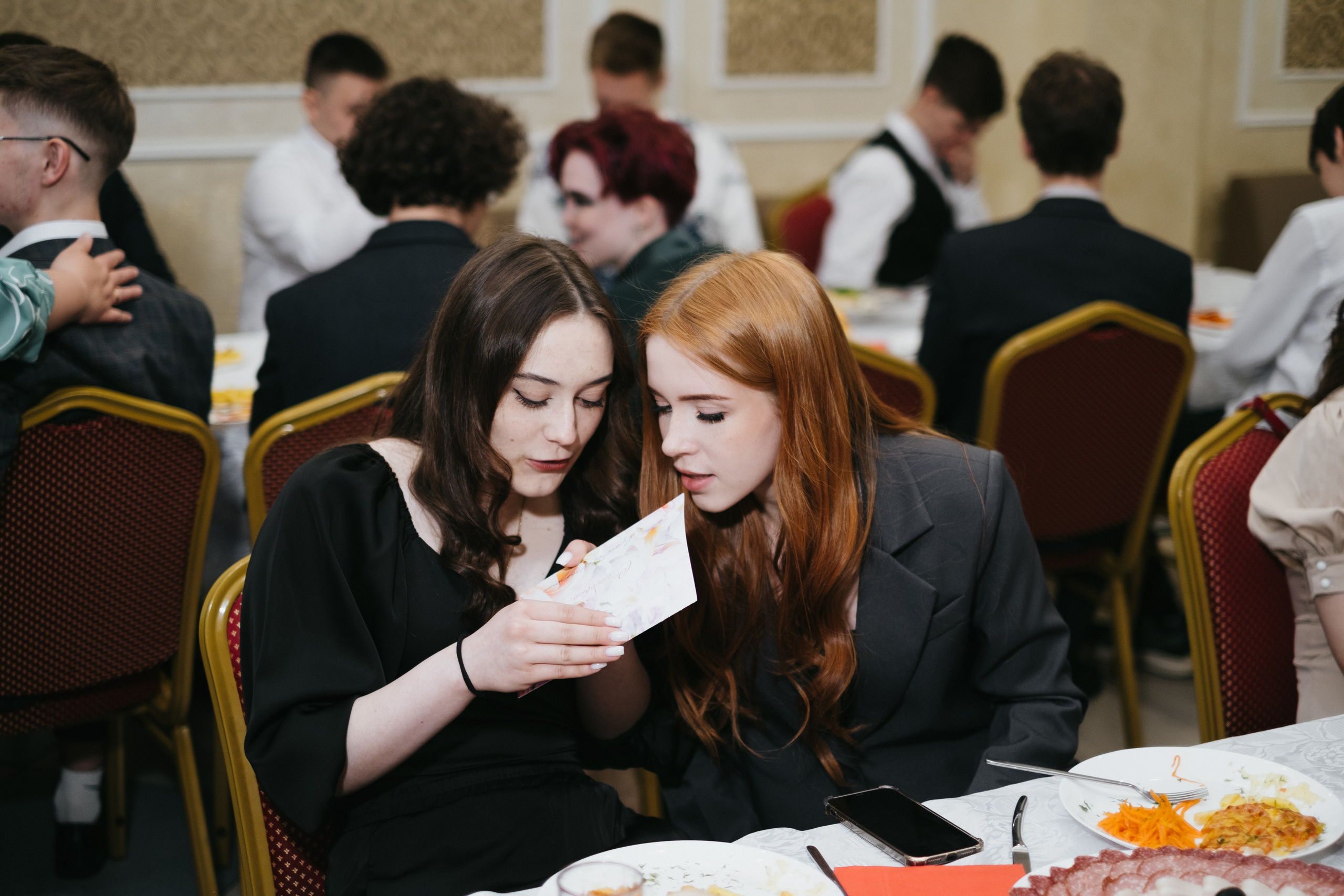 Выпускной 11 класс школы № 30. Свадебный и репортажной фотограф Денис Ожигин в Краснодаре и Краснодарском крае