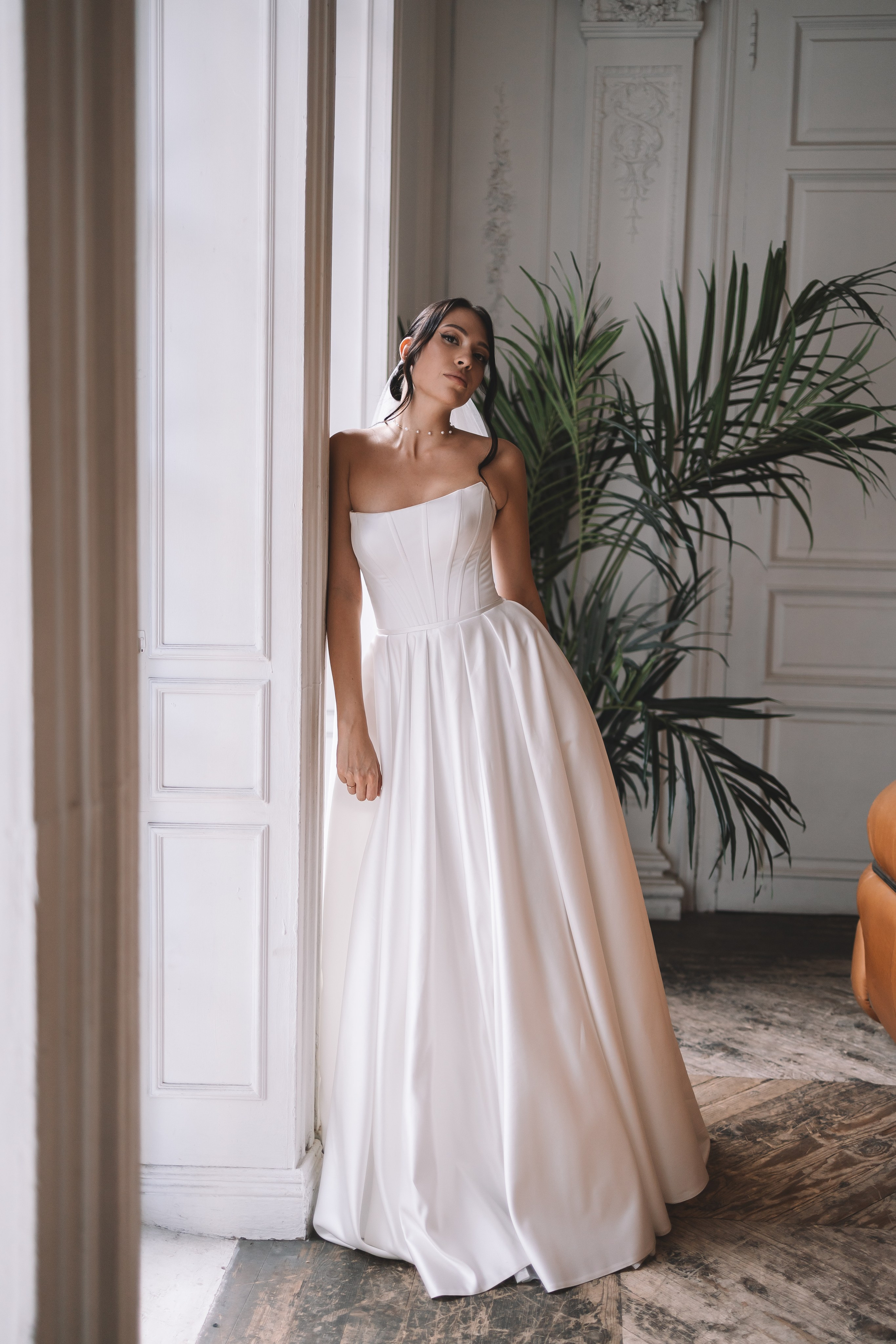Свадебная фотосессия с росписью в Особняке Royal (Royal Studio). Свадебный фотограф в Москве — Оскар Гелманов
