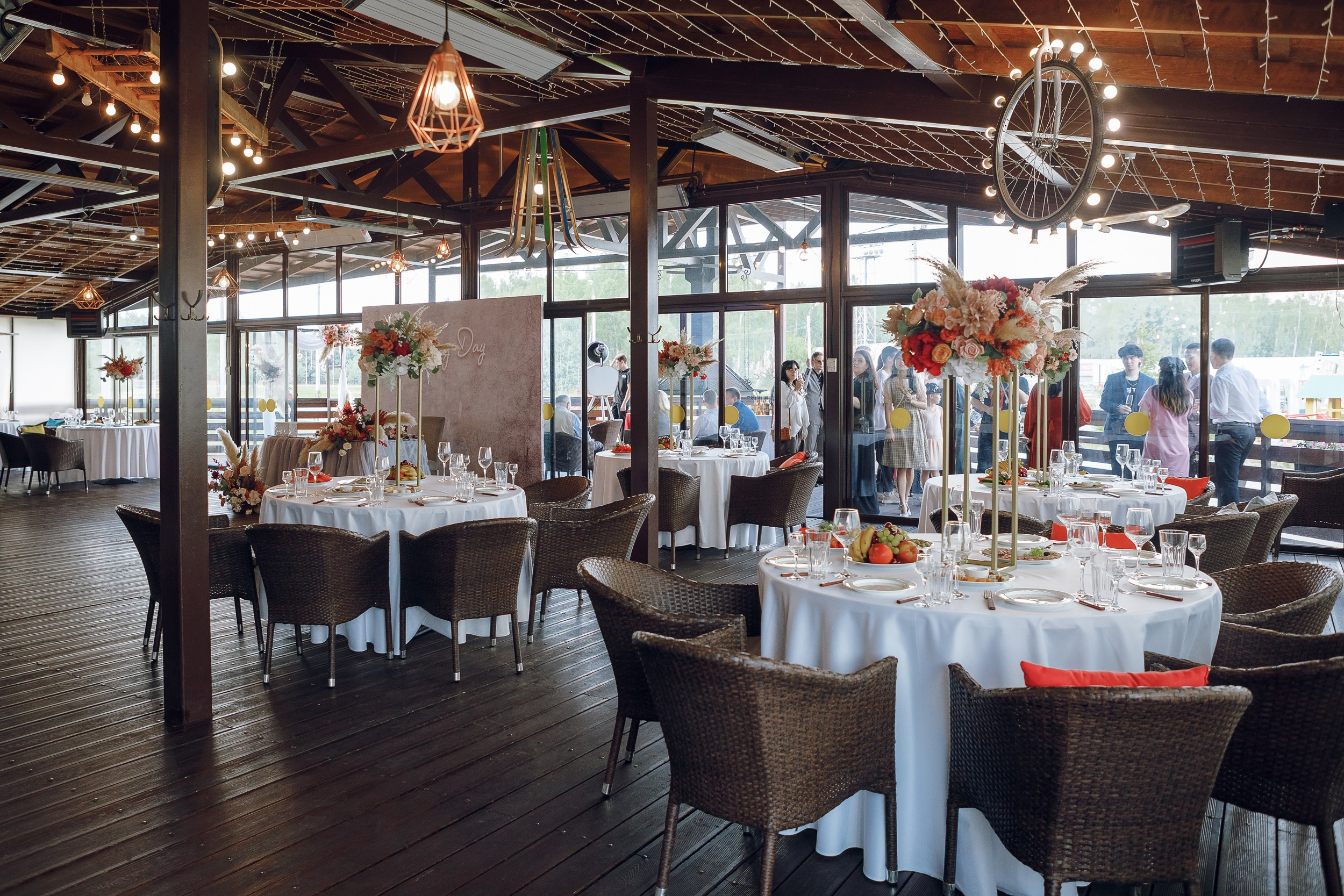 Дай У и Мария. Главная