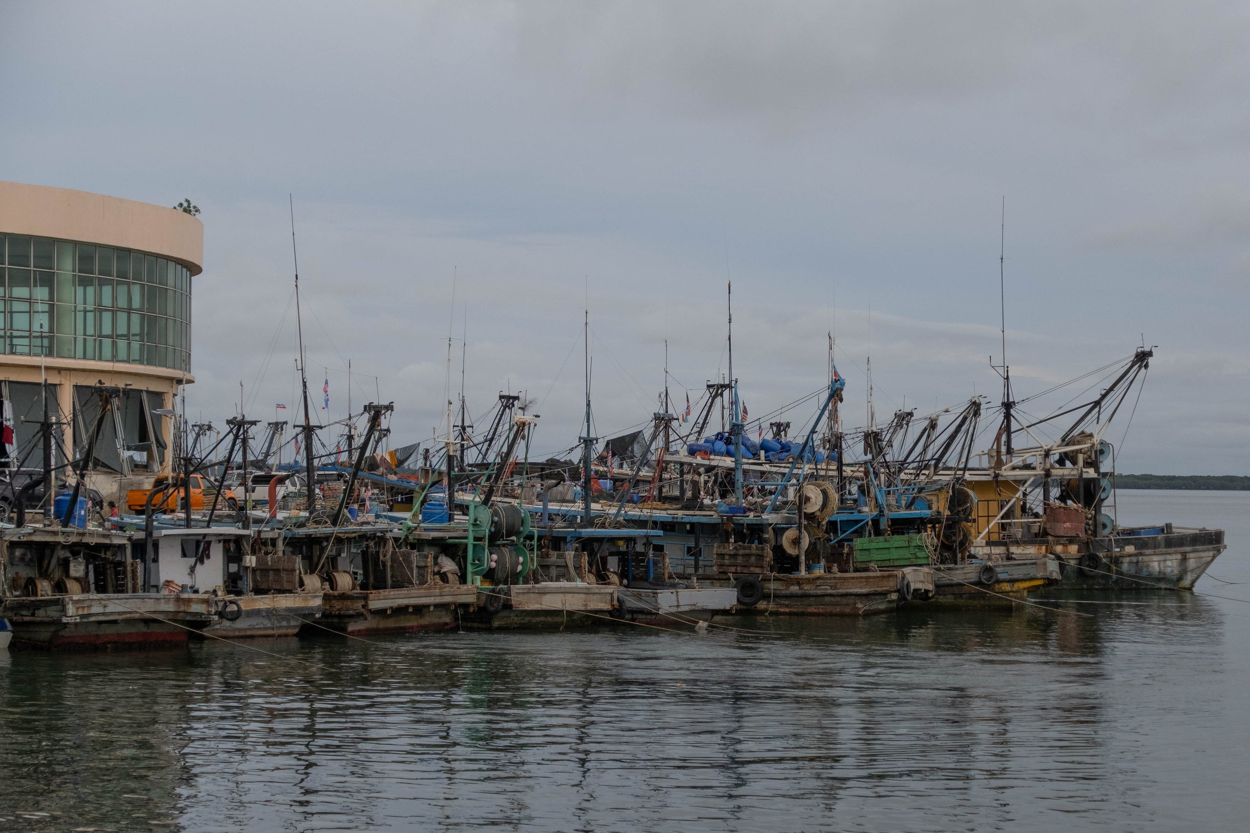 О. Борнео, г. Сандакан. Порт и рынок. Фотографии из путешествий